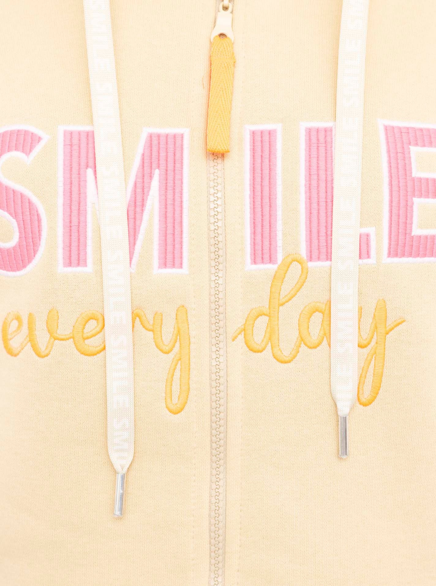 Zwillingsherz Jerseymantel »"Smile everyday"«, mit großer SMILE Stickerei und positiver Botschaft
