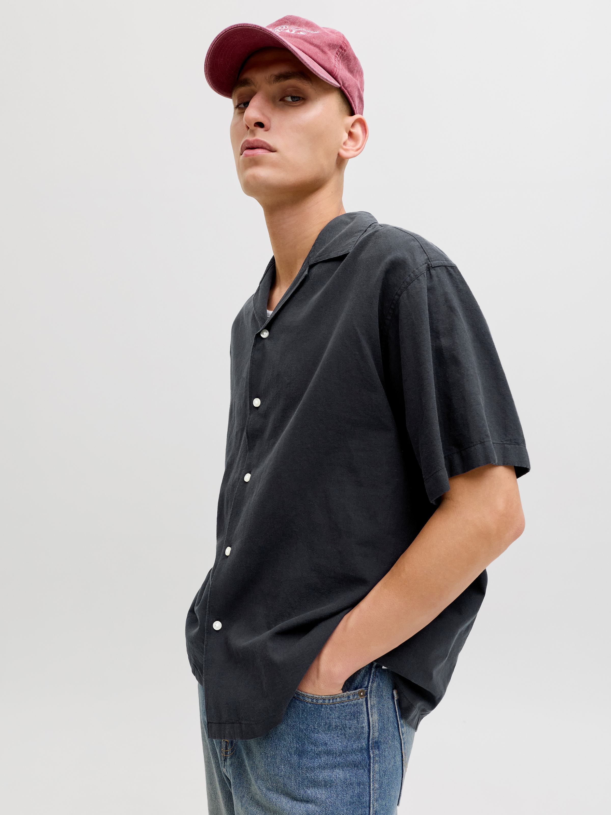 Jack & Jones Kurzarmhemd »JJEBREEZE LINEN BLEND RESORT SHIRT SS SN« mit Knopfleiste