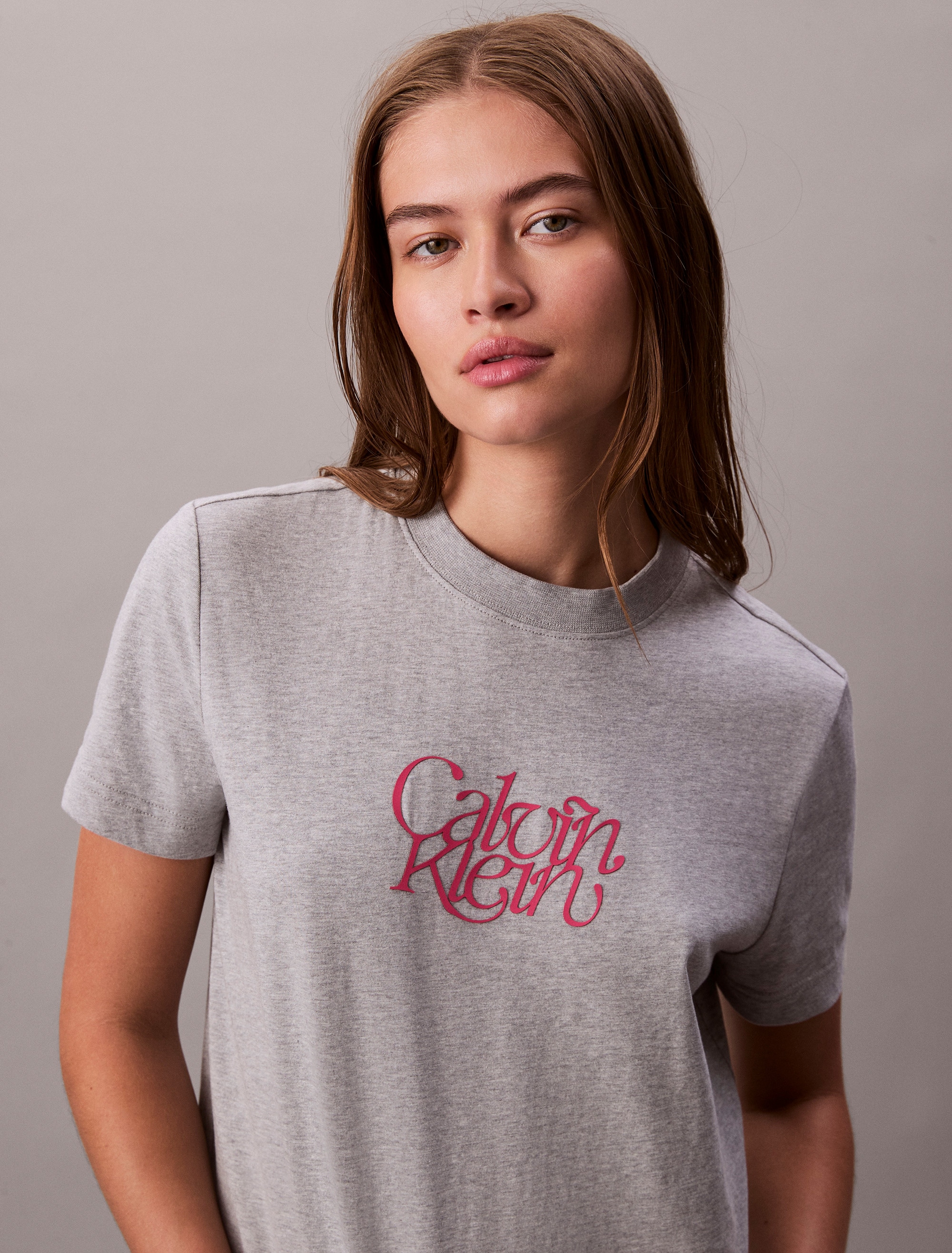 Calvin Klein Jeans T-Shirt »SS FITTED SCRIPT CALVIN KLEIN TE«, Mit Rundhalsausschnitt, regular fit