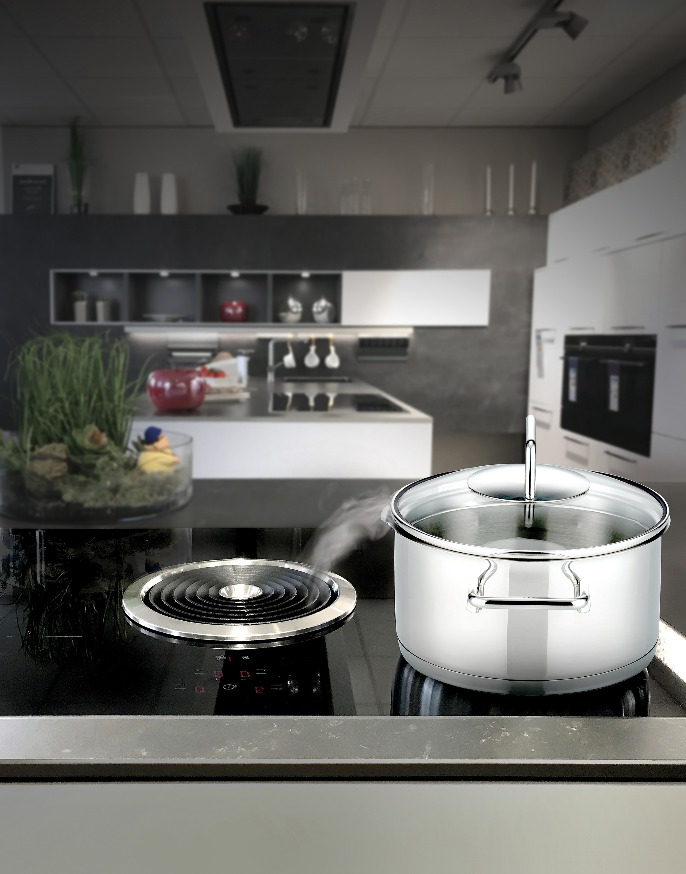 Elo Topf-Set »Smart Steam«, Edelstahl 18/10, (Set, 12 tlg., Fleischtopf 16/20/24 cm, 1x Kasserolle 16 cm, je 1 Bratpfanne 24/28 cm), Öl-Dosier System & seitlichem Ausguss zur Dampfableitung, Induktion