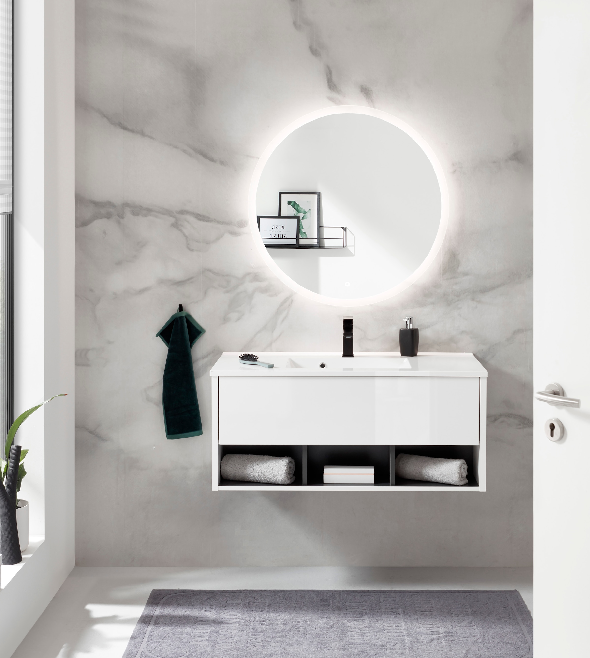 PLACES OF STYLE Badmöbel-Set »Studio Line, Bad im modernen Design, 2-teiliges Badezimmer« in 2 Farben und 2 Spiegelformen lieferbar, 2 Stk. tlg.