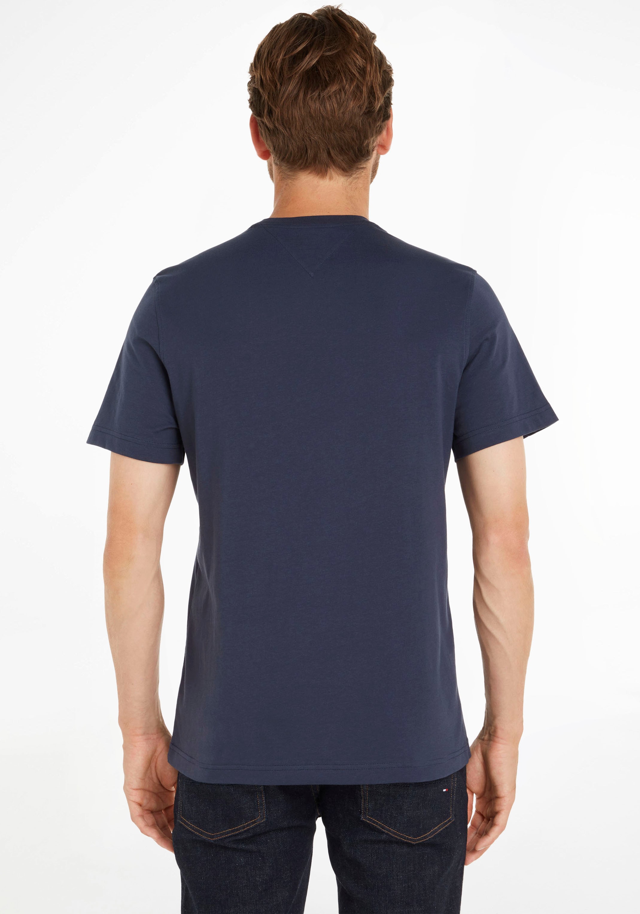 Tommy Jeans T-Shirt »TJM ESSENTIAL SOLID TEE«, mit Rundhalsausschnitt und dezenter Logo-Flag