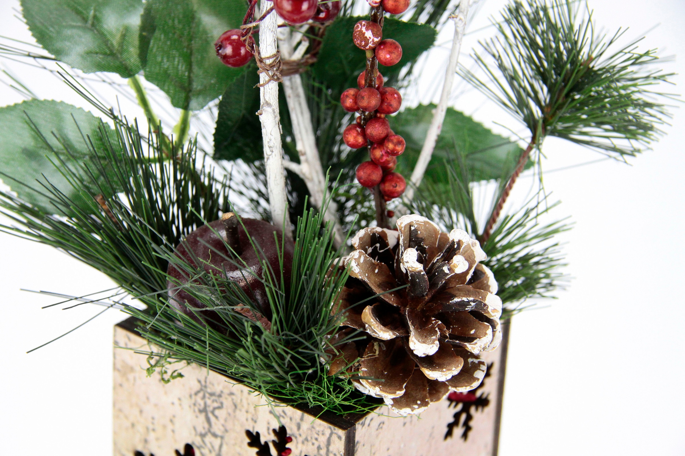 I.GE.A. Winterliche Kunstpflanze »Weihnachtsgesteck mit Apfel im Topf, winterliches Arrangement,«, Kunstblumen-Gesteck mit Zapfen, Beeren und Dekozweigen, Weihnachtsdeko