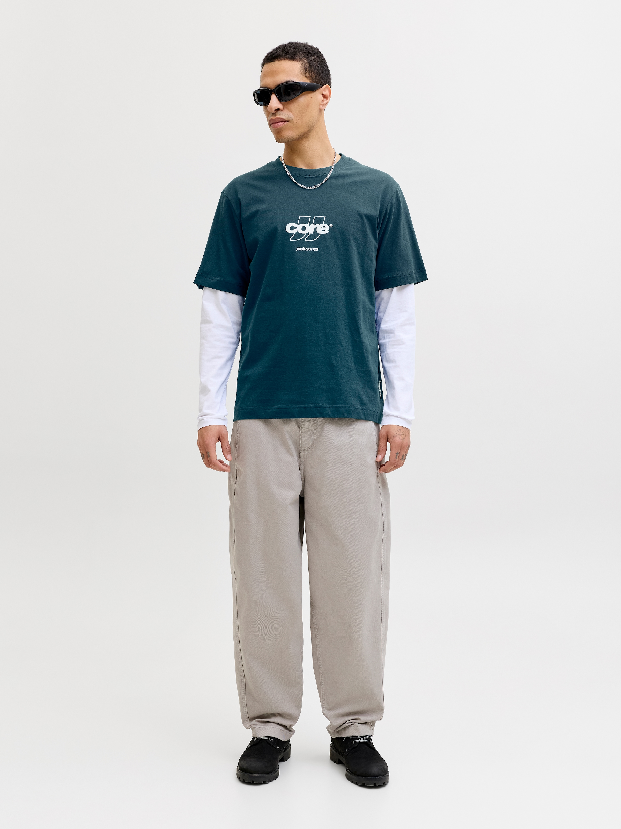 Jack & Jones T-Shirt »JCOCLUB FRONT PRINT TEE SS CREW SN« mit Print