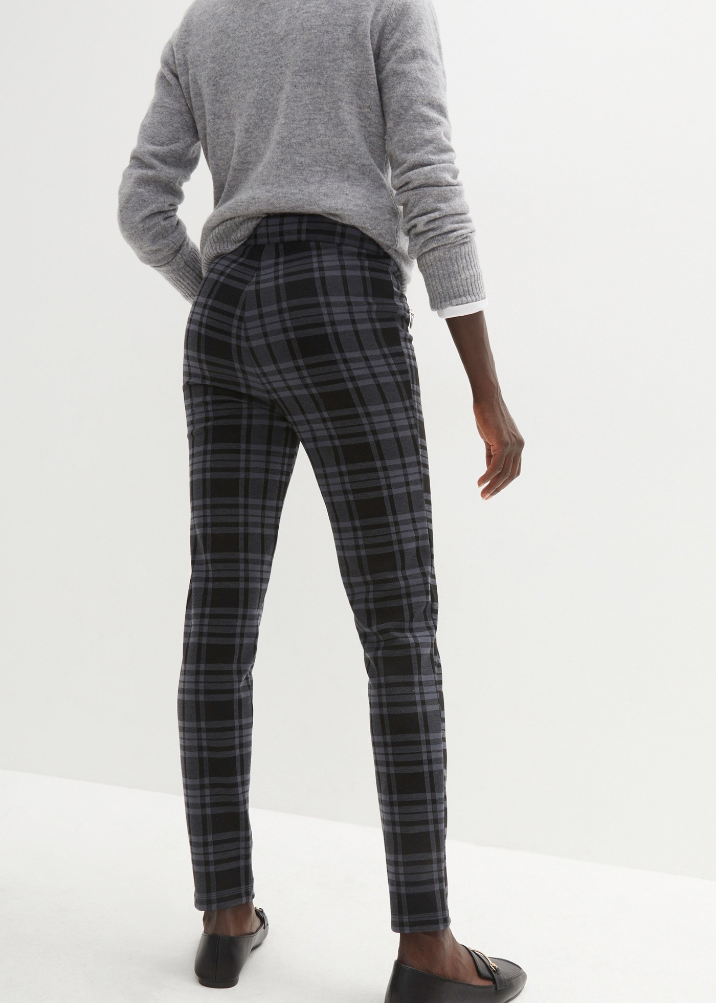 bonprix Jerseyhose  aus Polyester, Viskose und Elasthan, Slim fit Passform