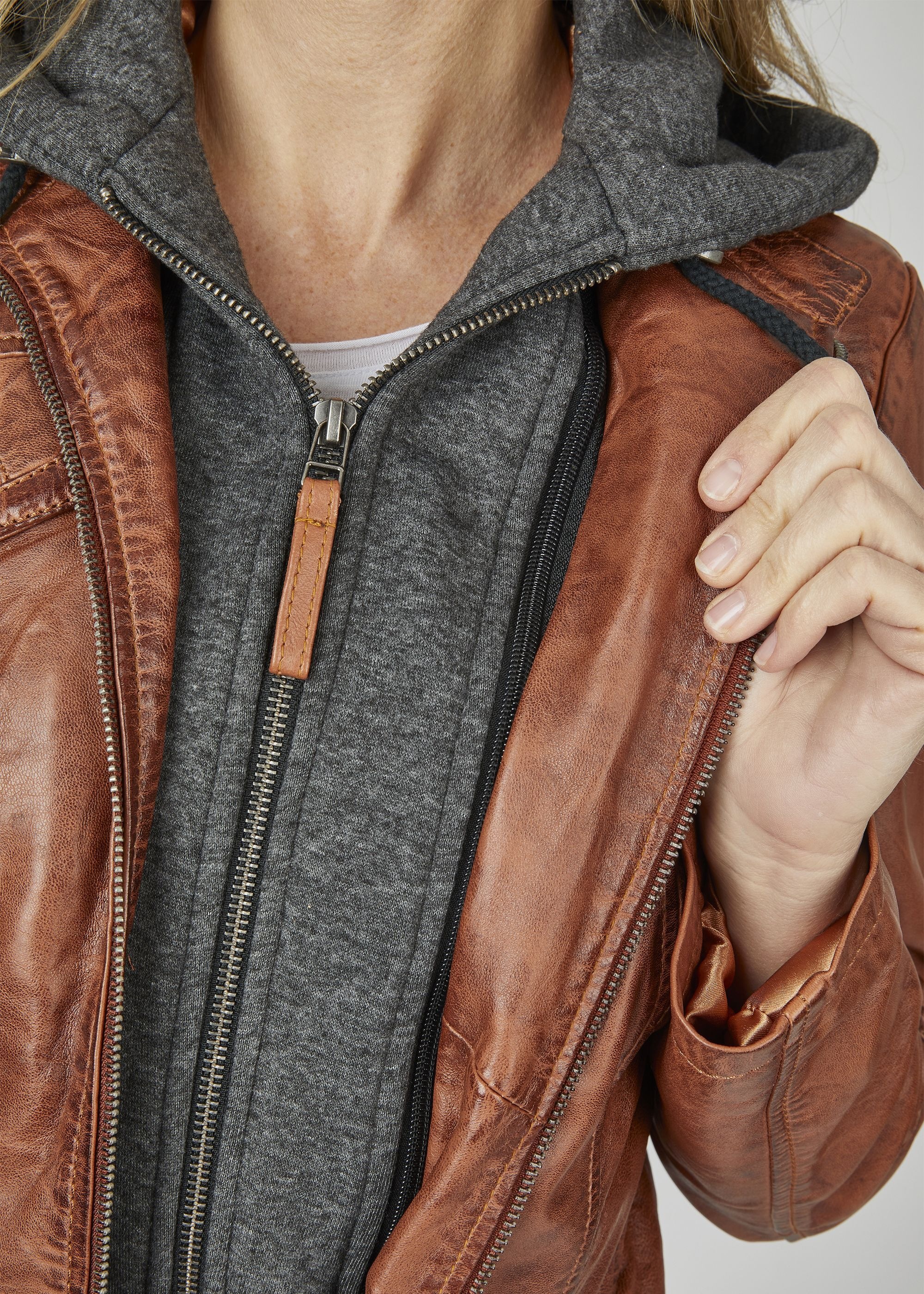 7eleven Lederjacke »SEBRESCO« mit Kapuze mit Doppelreißverschluss