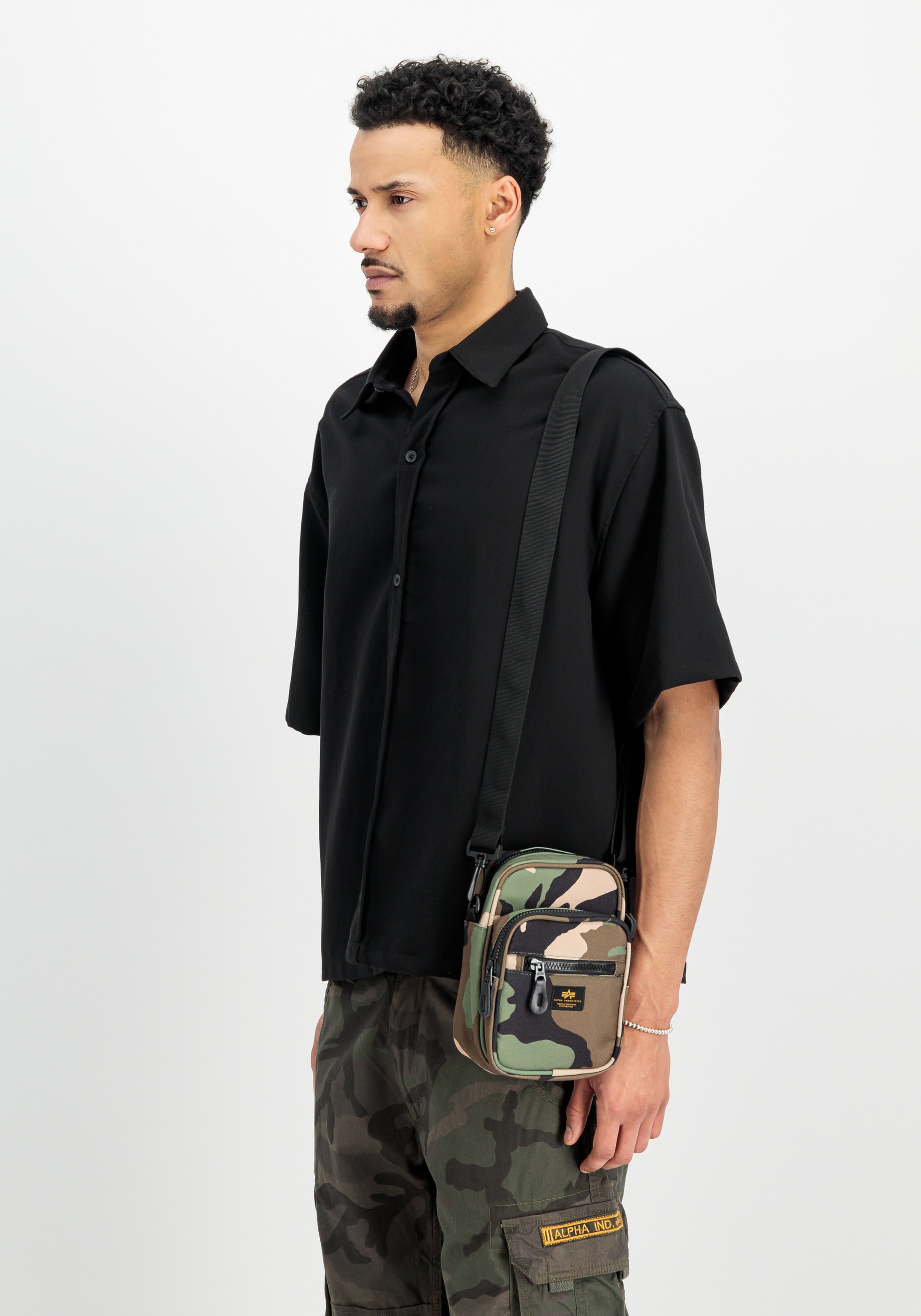 Alpha Industries Daypack »Alpha Industries Accessoires - Bags Label Messenger Bag Small«