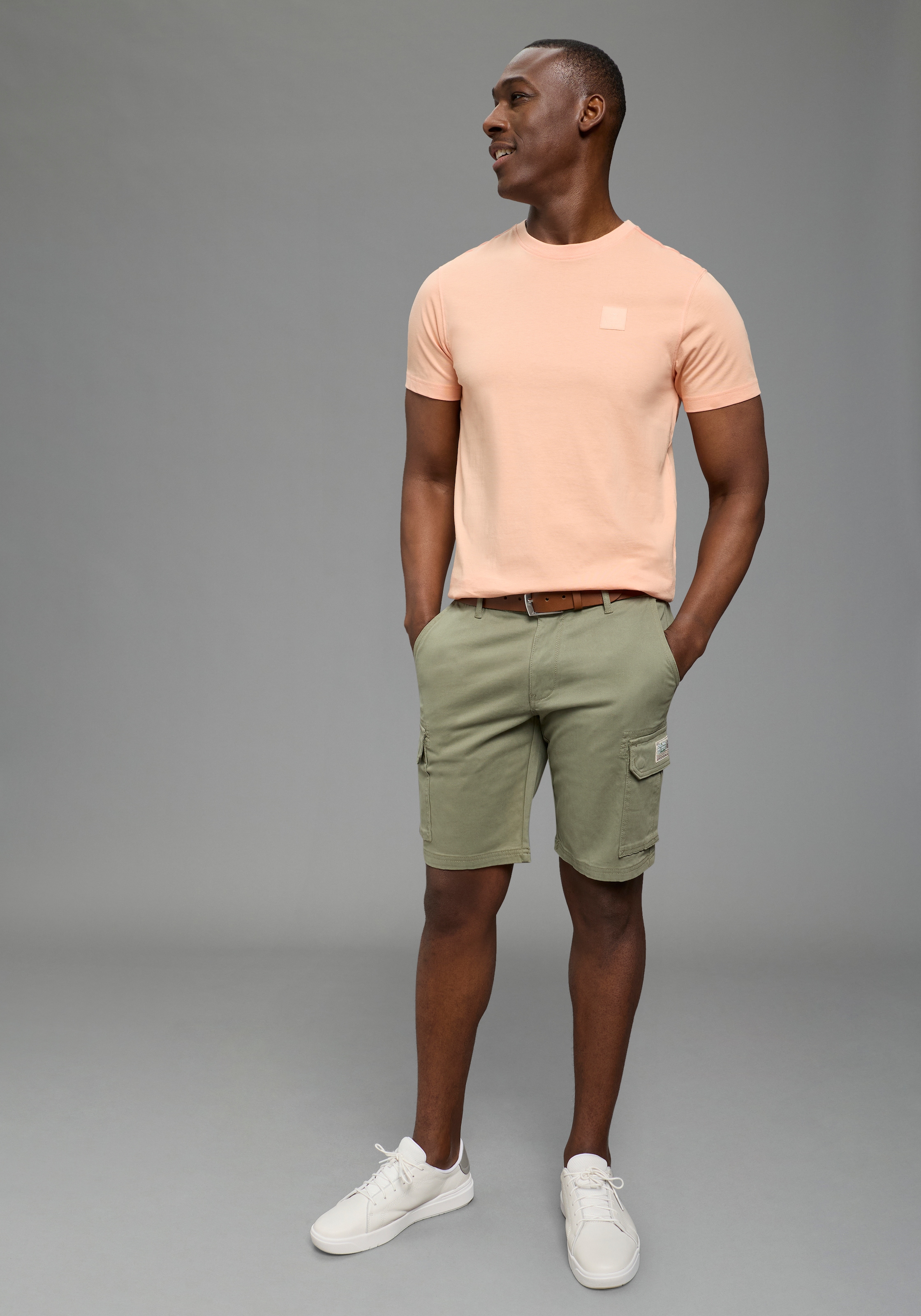 DELMAO Rundhalsshirt Kurzarm,  Regular Fit,  basic,  aus 100% Baumwolle