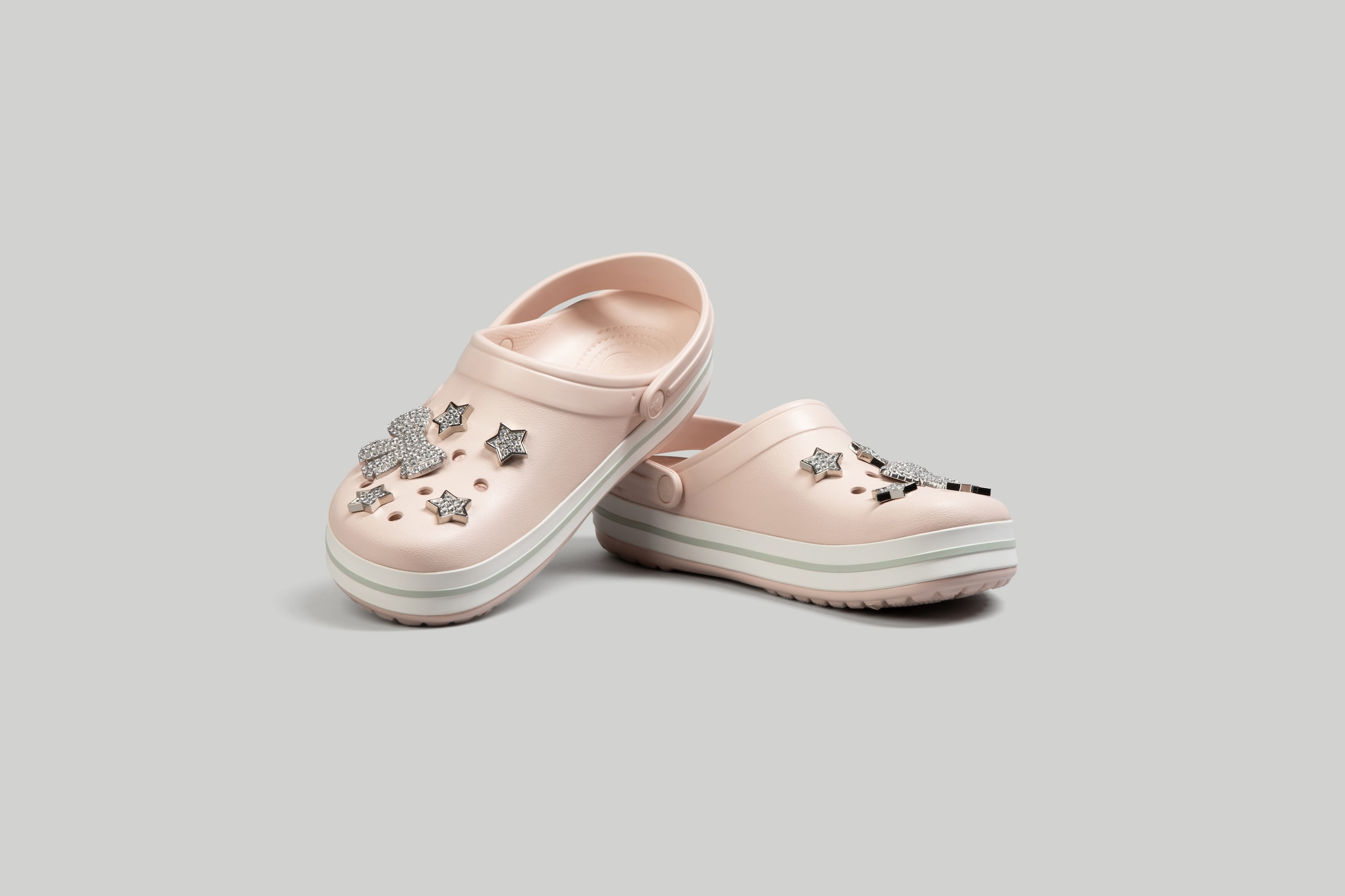 Crocs Clog »Crocband Clog«, Sommerschuh, Schlappen, Hausschuh mit zweifarbiger Laufsohle