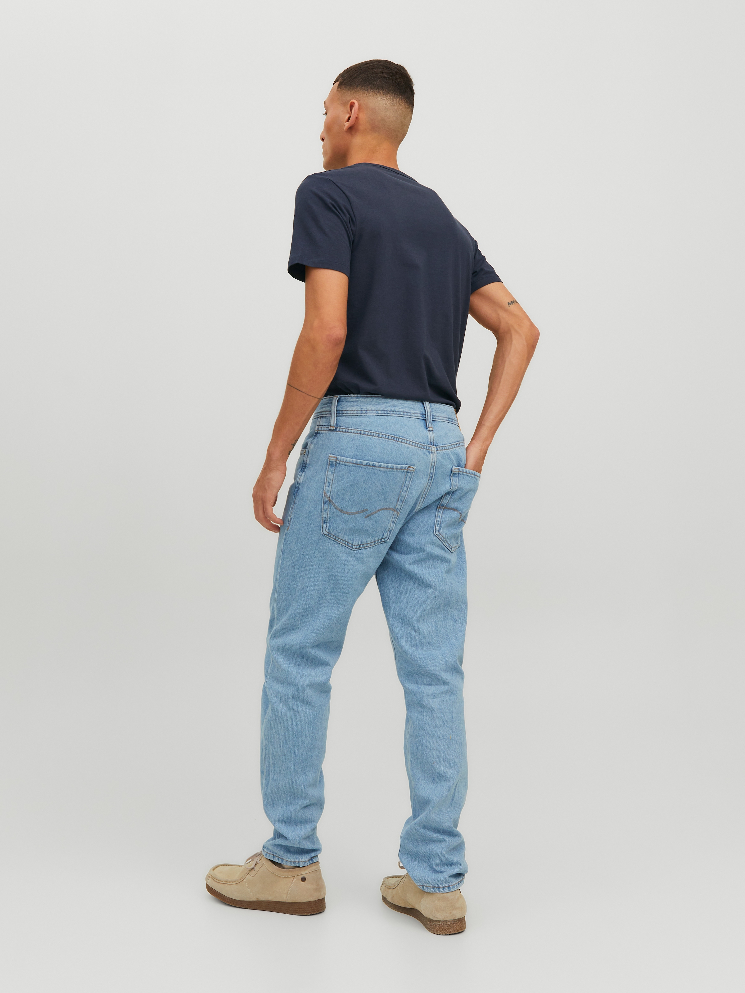 Jack & Jones T-Shirt »JJEBASIC mit schmaler Passform für jeden Tag« unifarben, modisch, schmal, Baumwollmischung, Rundhals