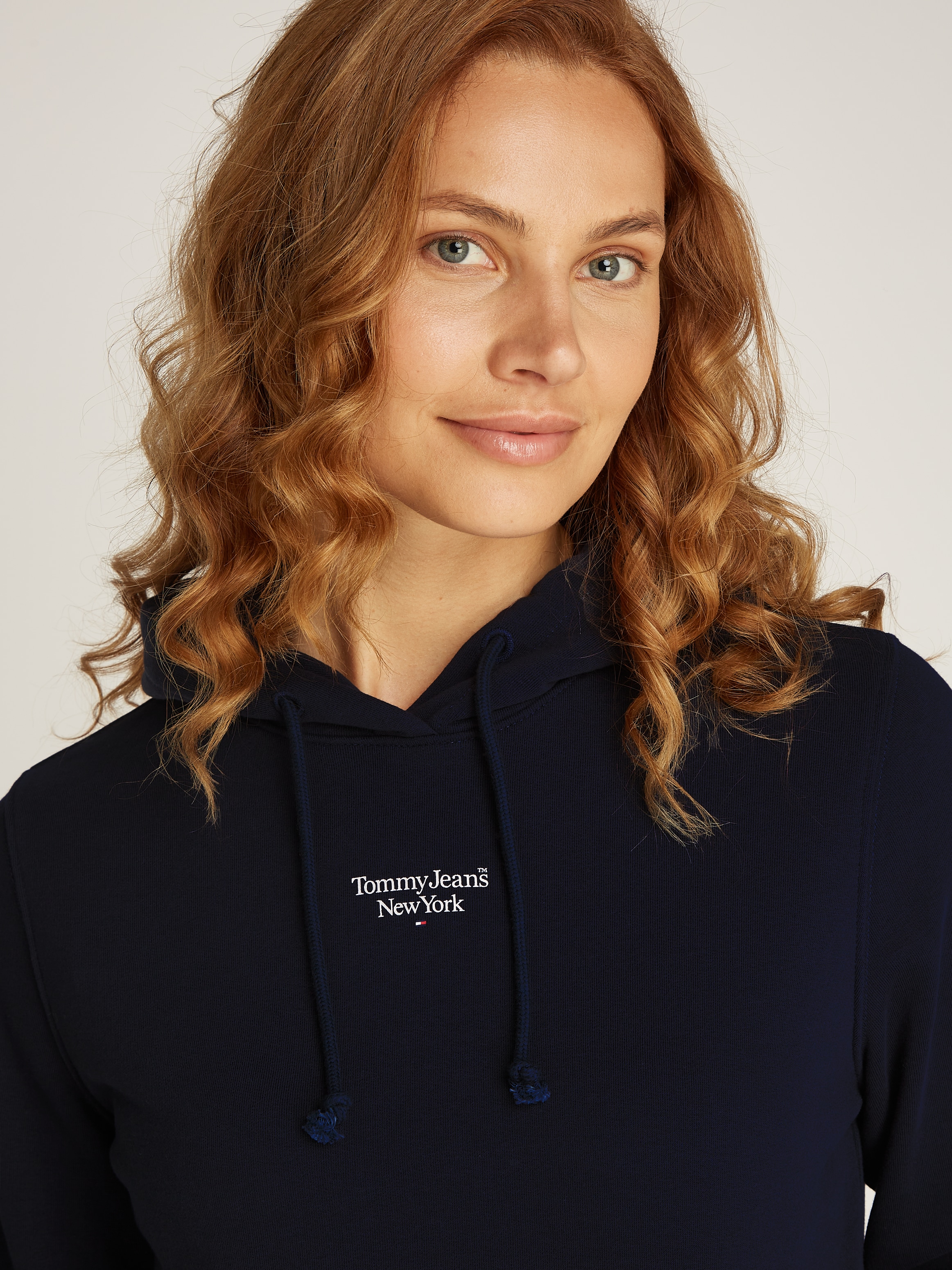 Tommy Jeans Kapuzensweatshirt »TJW ESSENTIAL LOGO 2 HOODIE«, mit Logo