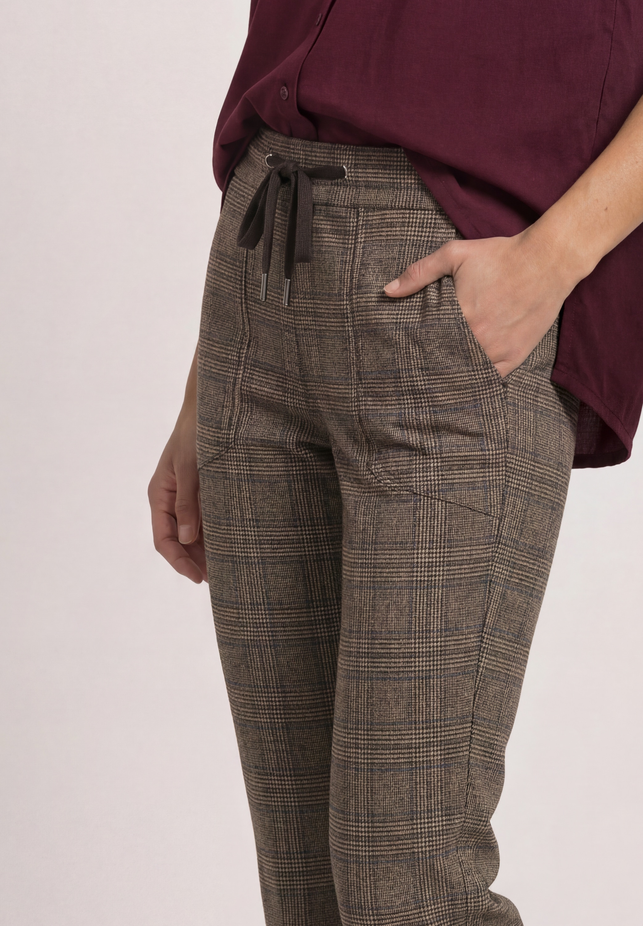 STREET ONE Stoffhose »Style Bonny«  mit Karomuster / Elastischer Gummizug mit Kordel