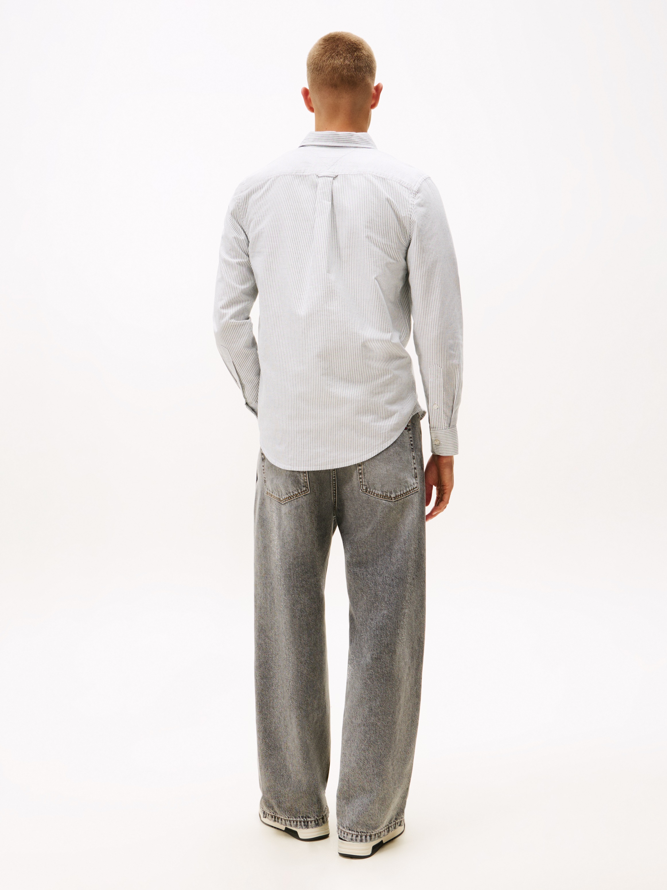 Tommy Jeans Langarmhemd »TJM SLIM STRIPE OXFORD SHIRT EXT«, Mit Button-Down-Kragen