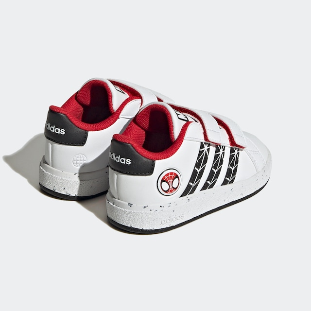adidas Sportswear Sneaker »ADIDAS GRAND COURT X MARVEL SPIDER-MAN KIDS«,  Design auf den Spuren des adidas Superstar bei ♕