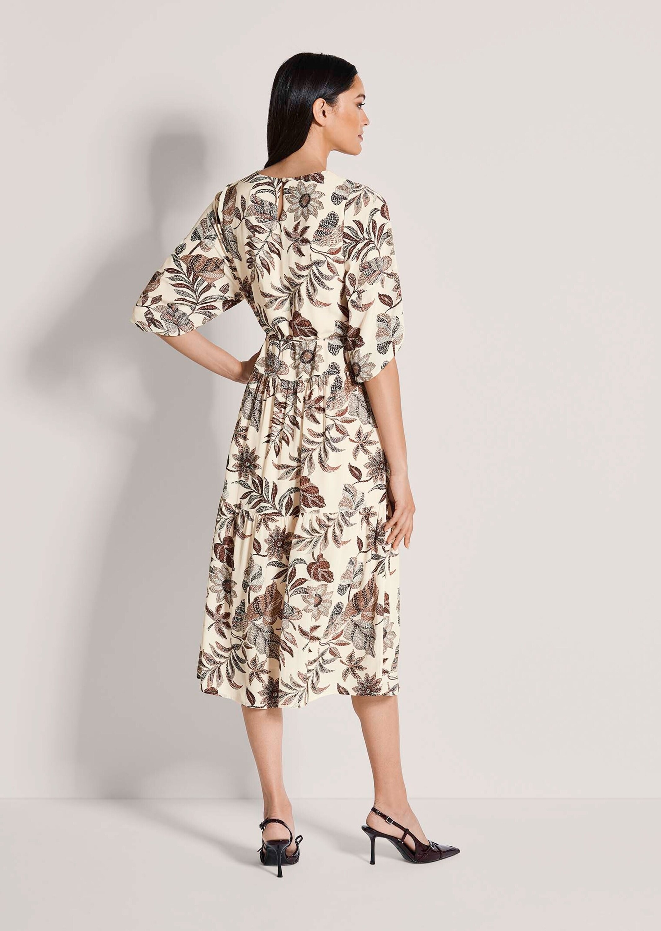 MADELEINE Midikleid »Druckkleid Viskosekleid mit floralem Design« Gestufter Rock