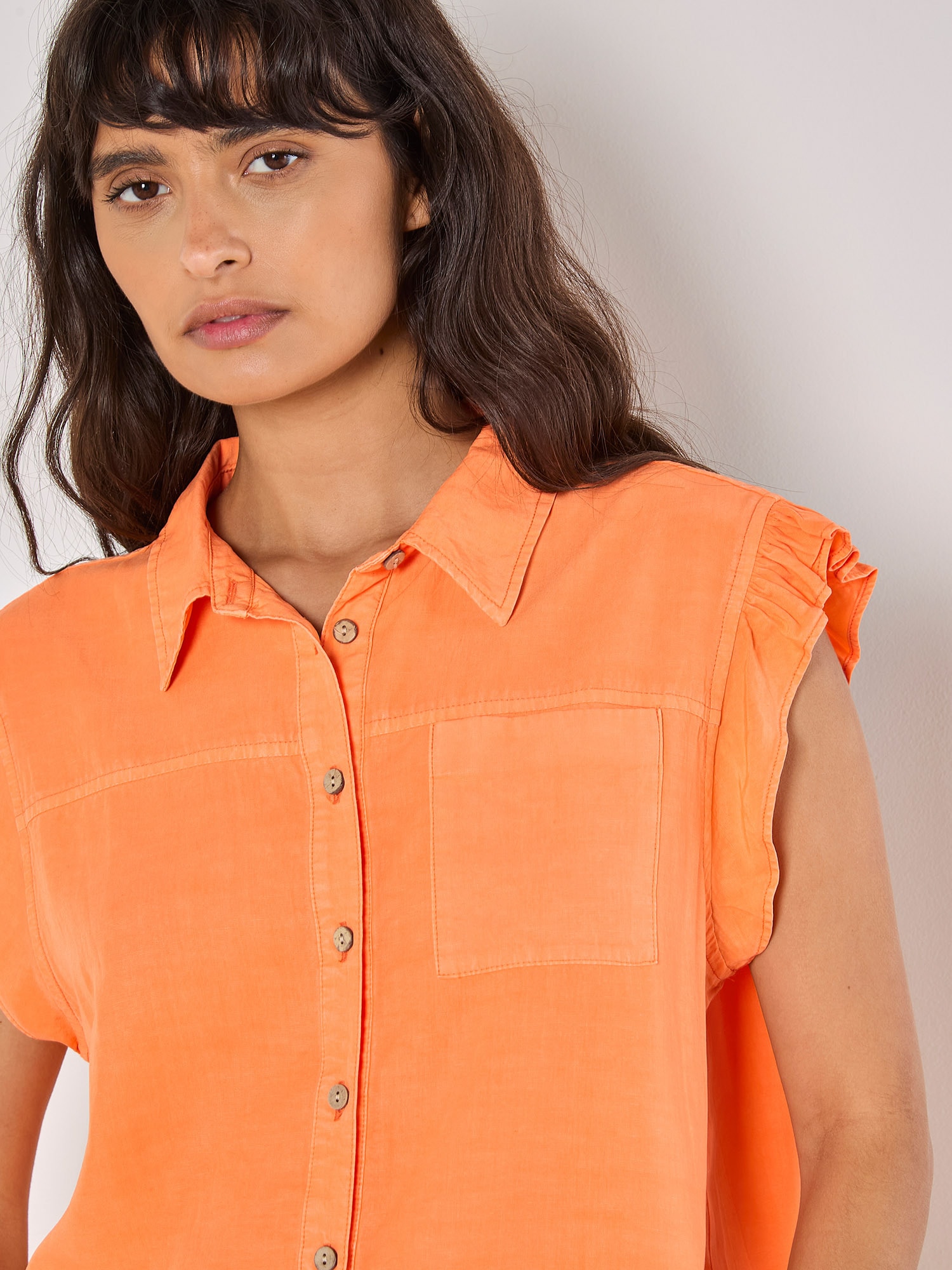 Apricot Blusentop »Bluse mit Rüschensaum« mit Brusttasche