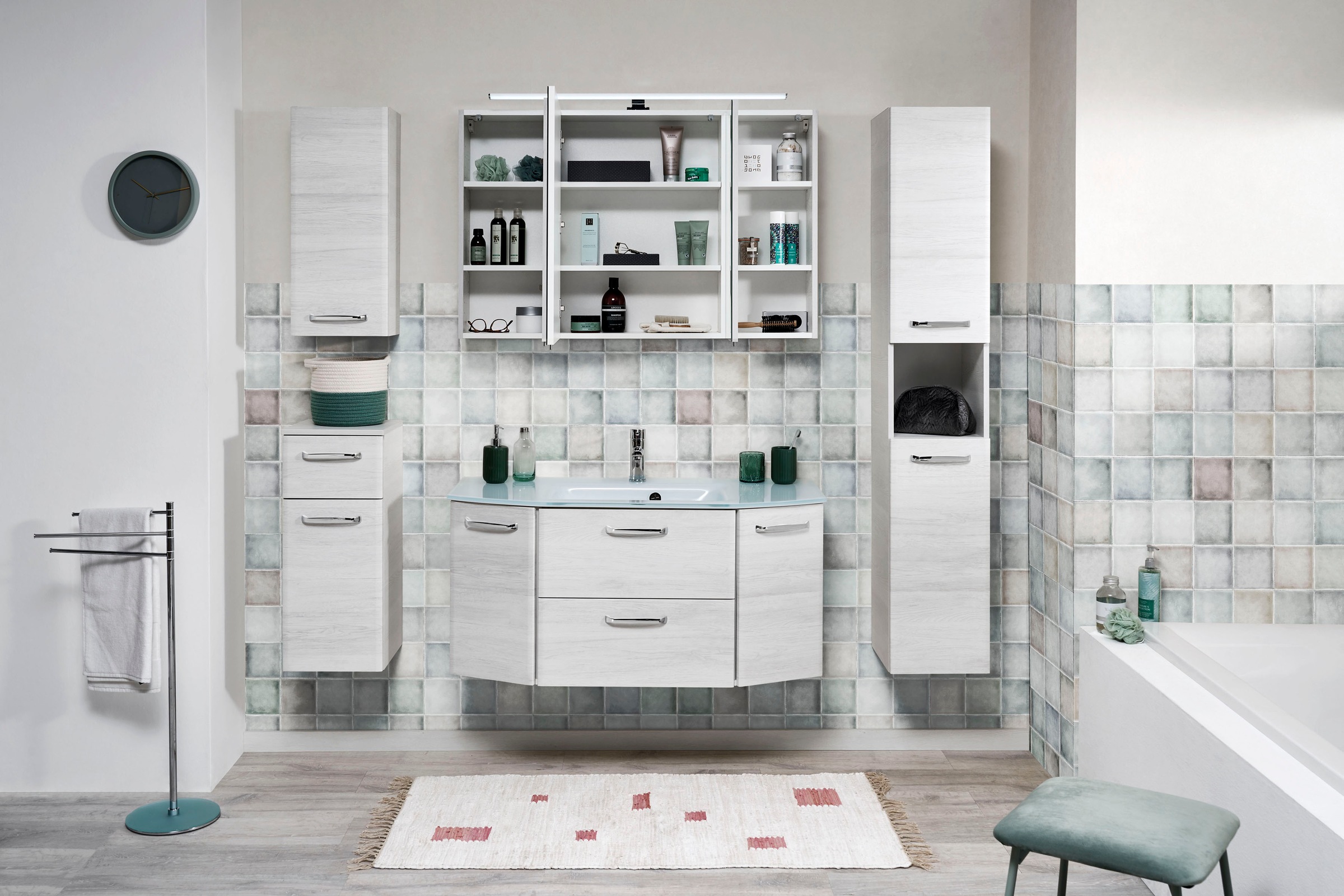 Saphir Hängeschrank »Quickset Wand-Badschrank 30 cm breit mit 1 Tür und 2 Glas-Einlegeböden« Badezimmer-Hängeschrank inkl. Türdämpfer, Griffe in Chrom Glanz