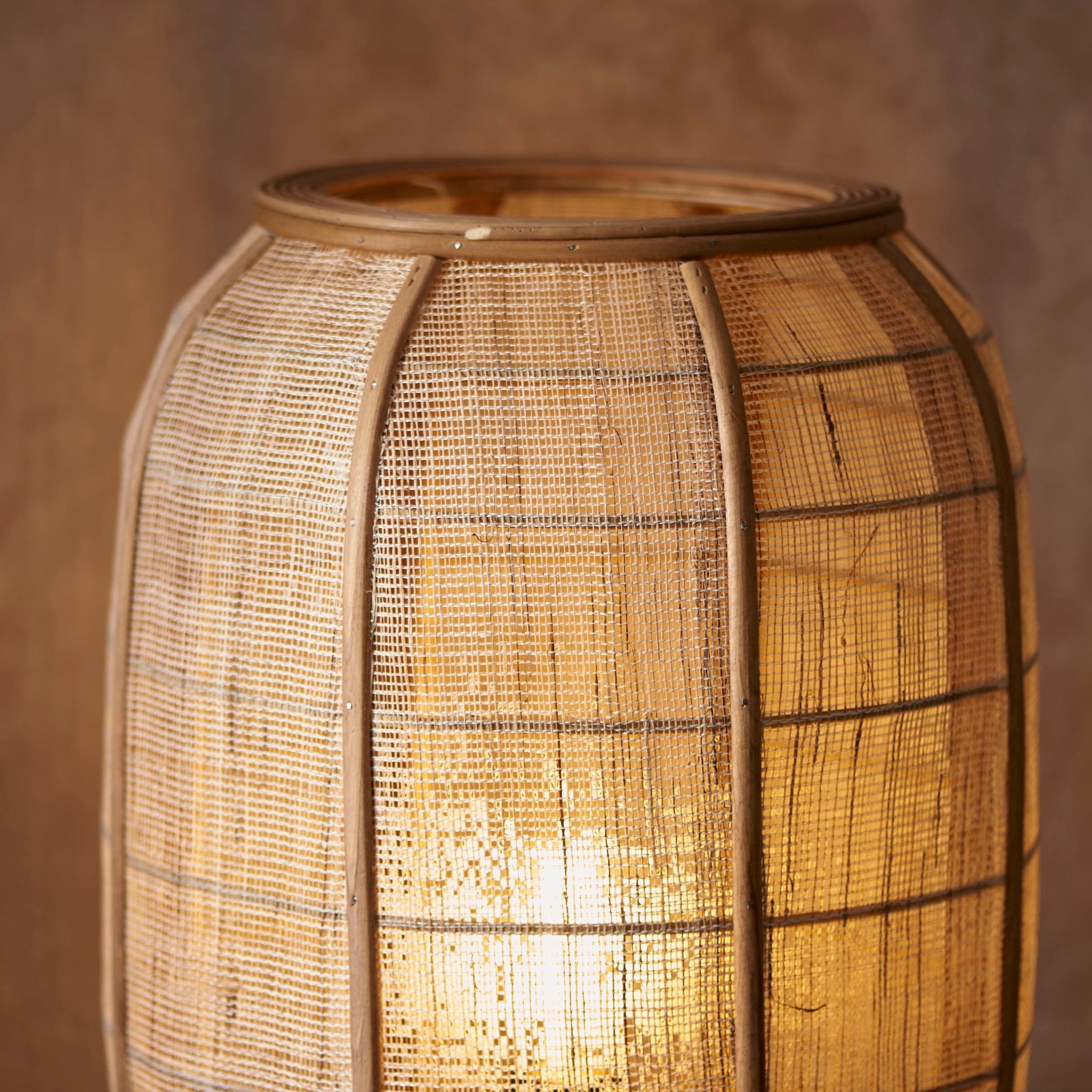 Brilliant Stehlampe »Tanah«, 1 flammig-flammig, Dreibein, 134 cm Höhe, Ø 46 cm, E27, Metall/Textil/Holz, schwarz/natur