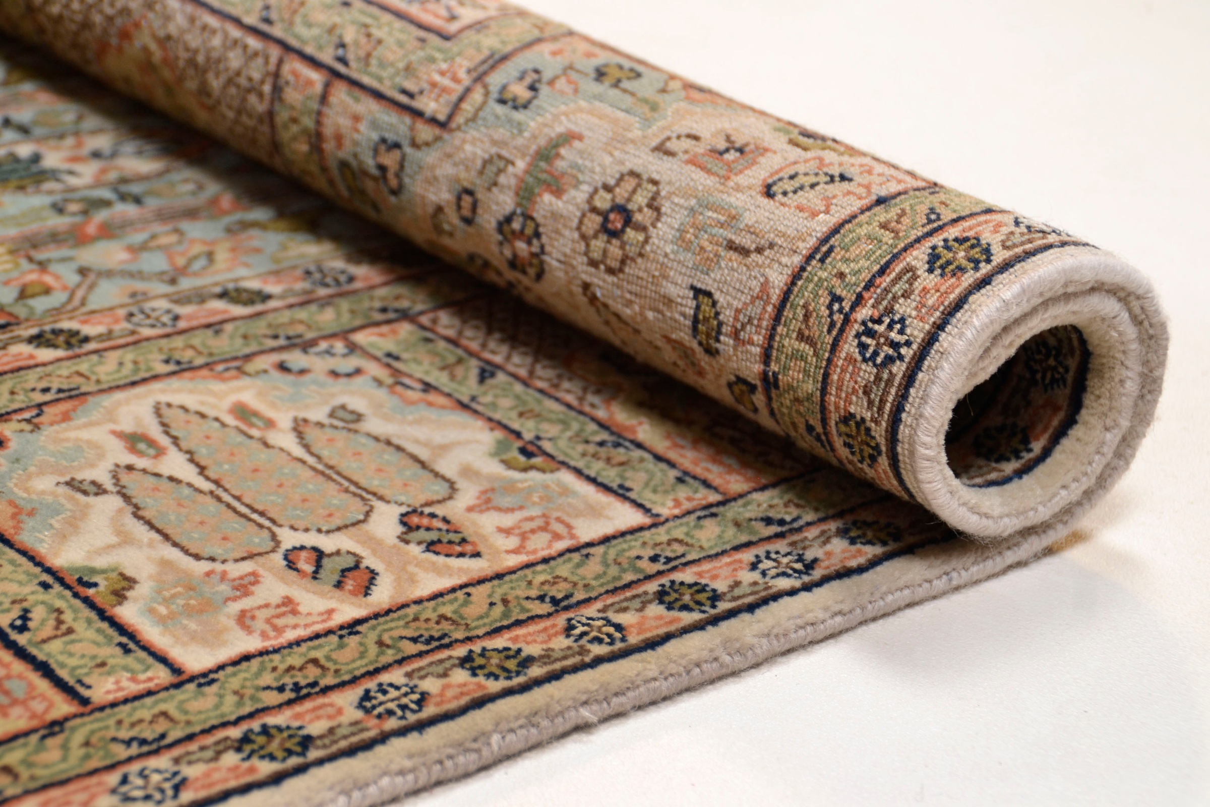 THEKO Orientteppich »Baktyari K«, rechteckig, 12 mm Höhe, handgeknüpft, Material: 80% Wolle, 20% Seide, mit Fransen