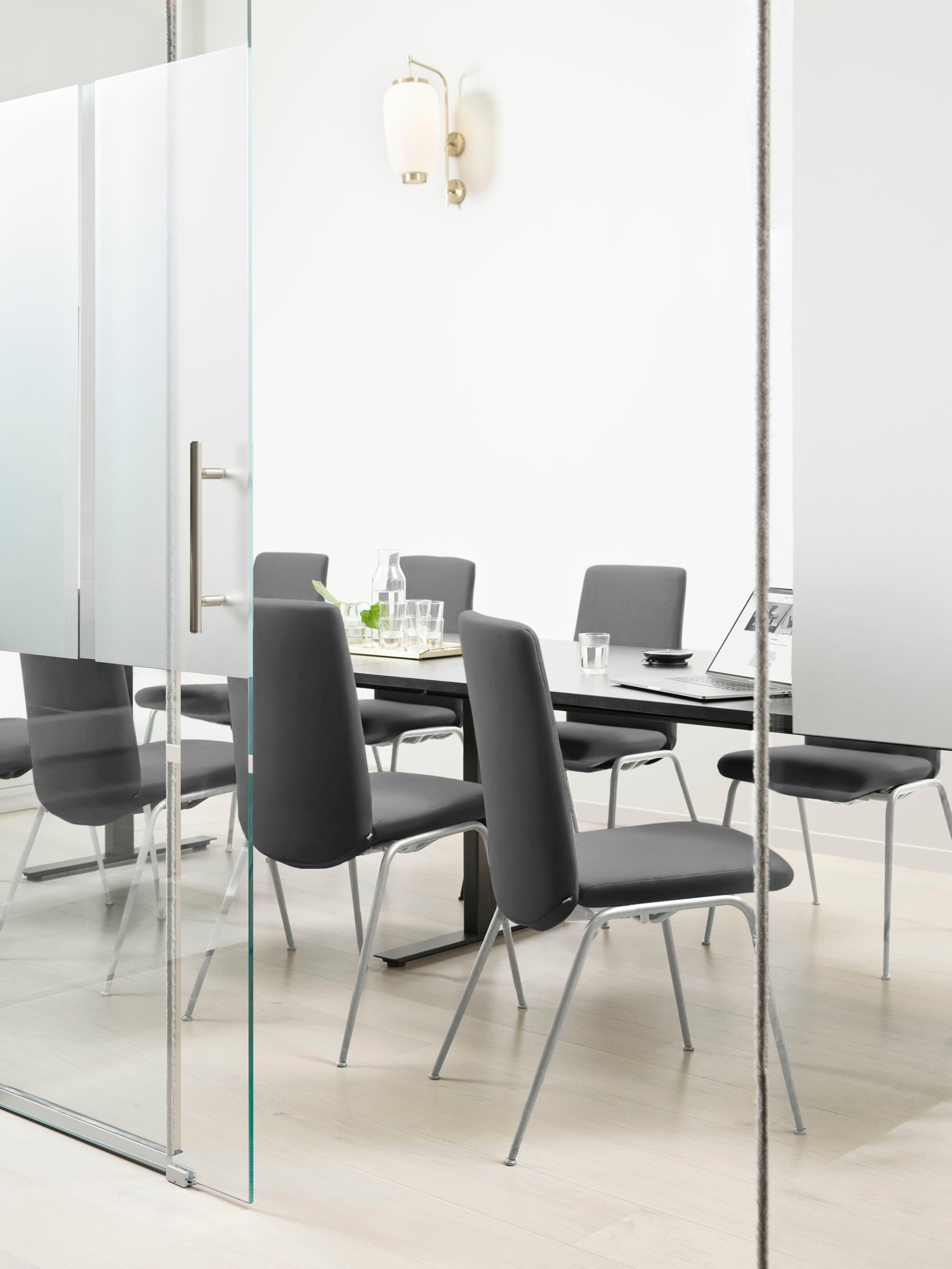 Stressless® Polsterstuhl »Laurel«, Microfaser DINAMICA, Low Back, Größe L, mit Beinen aus Stahl in Chrom glänzend