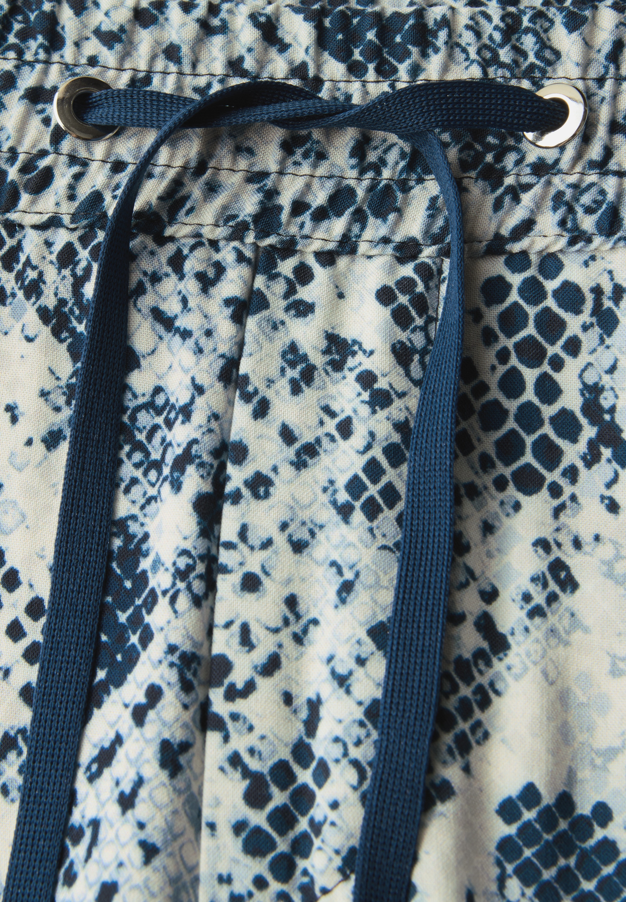 STREET ONE Stoffhose »Style Emee«, Sommerhose mit elastischem Bund und Tunnelzug, mit grafischem Muster