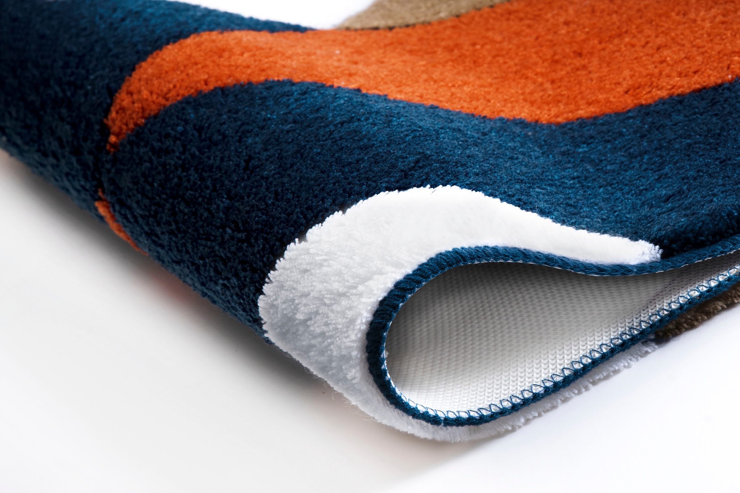Kleine Wolke Badematte »Ayana«, rutschhemmend beschichtet, fußbodenheizungsgeeignet, Badteppich, modernes Rauten Design, leichter Hoch-Tief Effekt