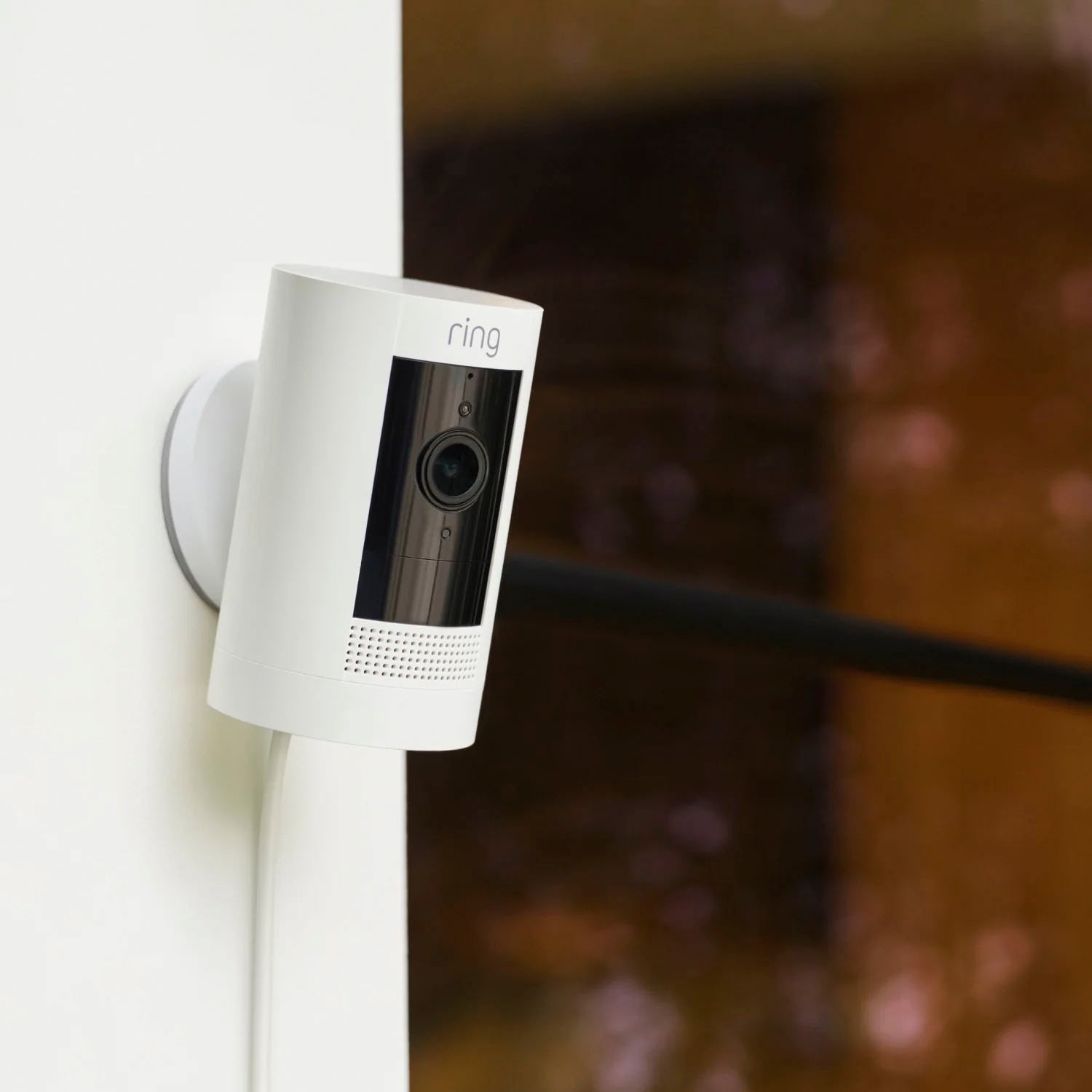 Ring Überwachungskamera »Stick Up Cam Plug-in«, Innenbereich-Außenbereich