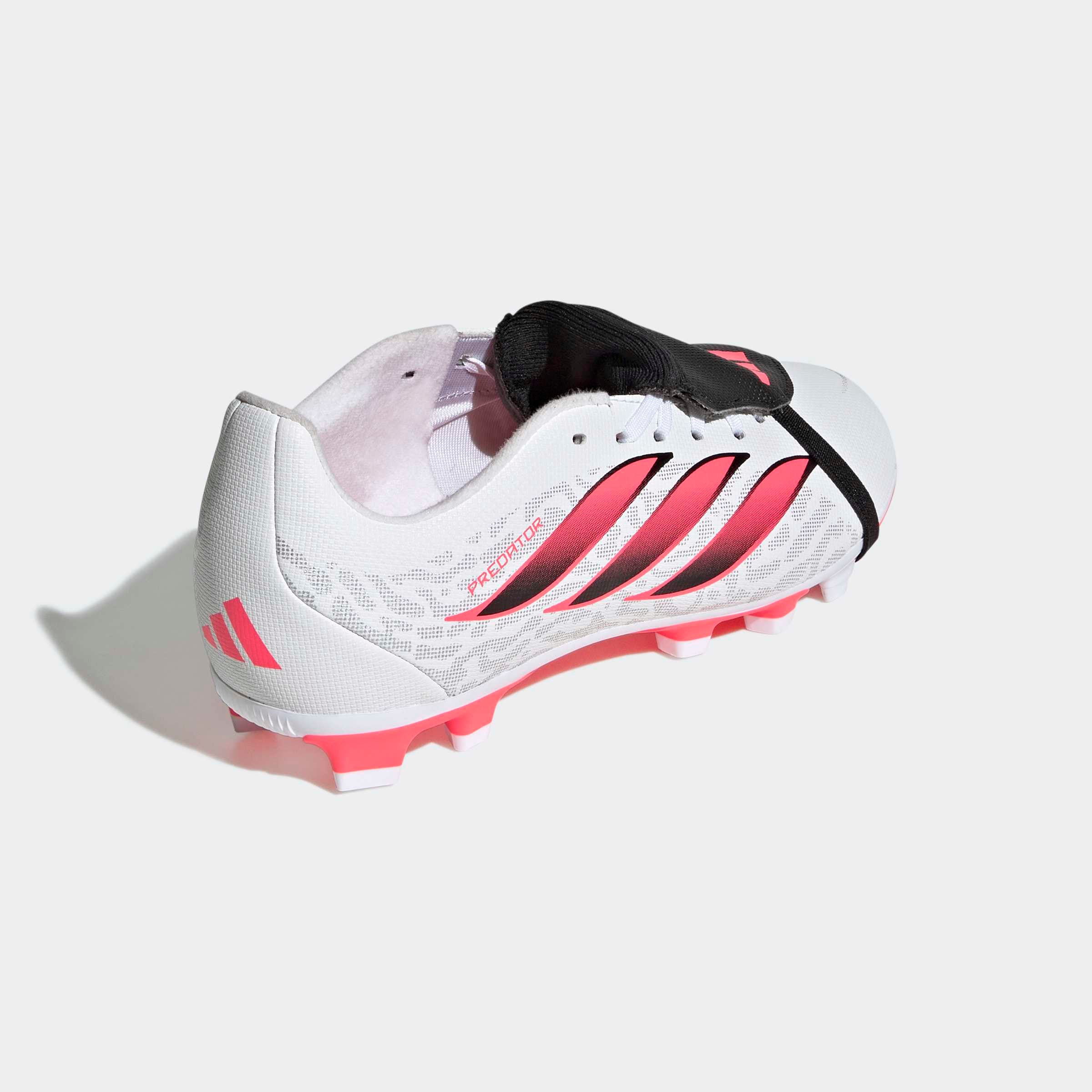 adidas Performance Fußballschuh »PREDATOR CLUB KIDS , FESTE BÖDEN/GEMISCHTE BÖDEN, UMSCHLAGBARE ZUNGE«  für viele verschiedene Böden geeignet, für Jugendliche & Kinder