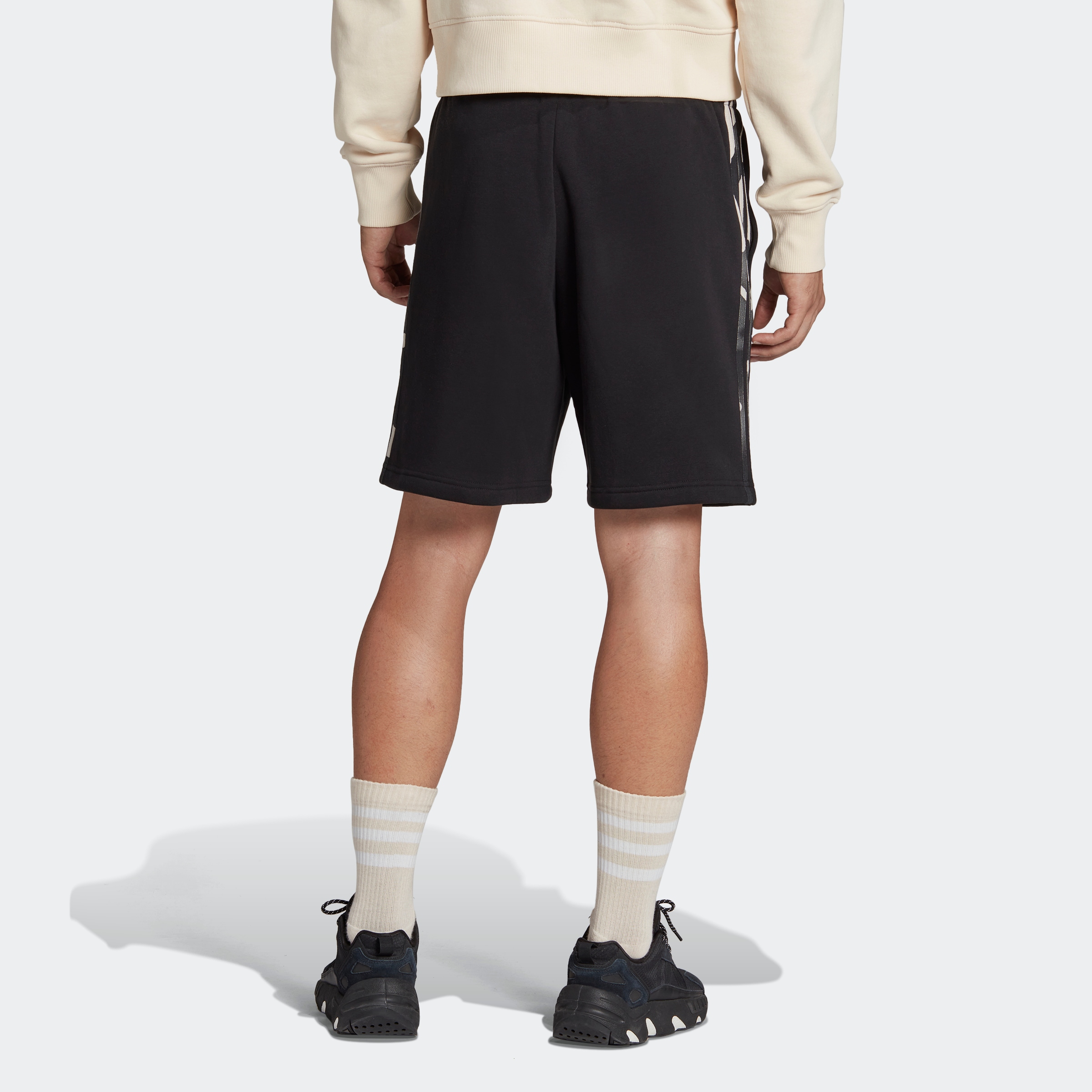 adidas Originals Shorts »GRAPHICS 3-STREIFEN«, bei (1 ♕ tlg.) CAMO