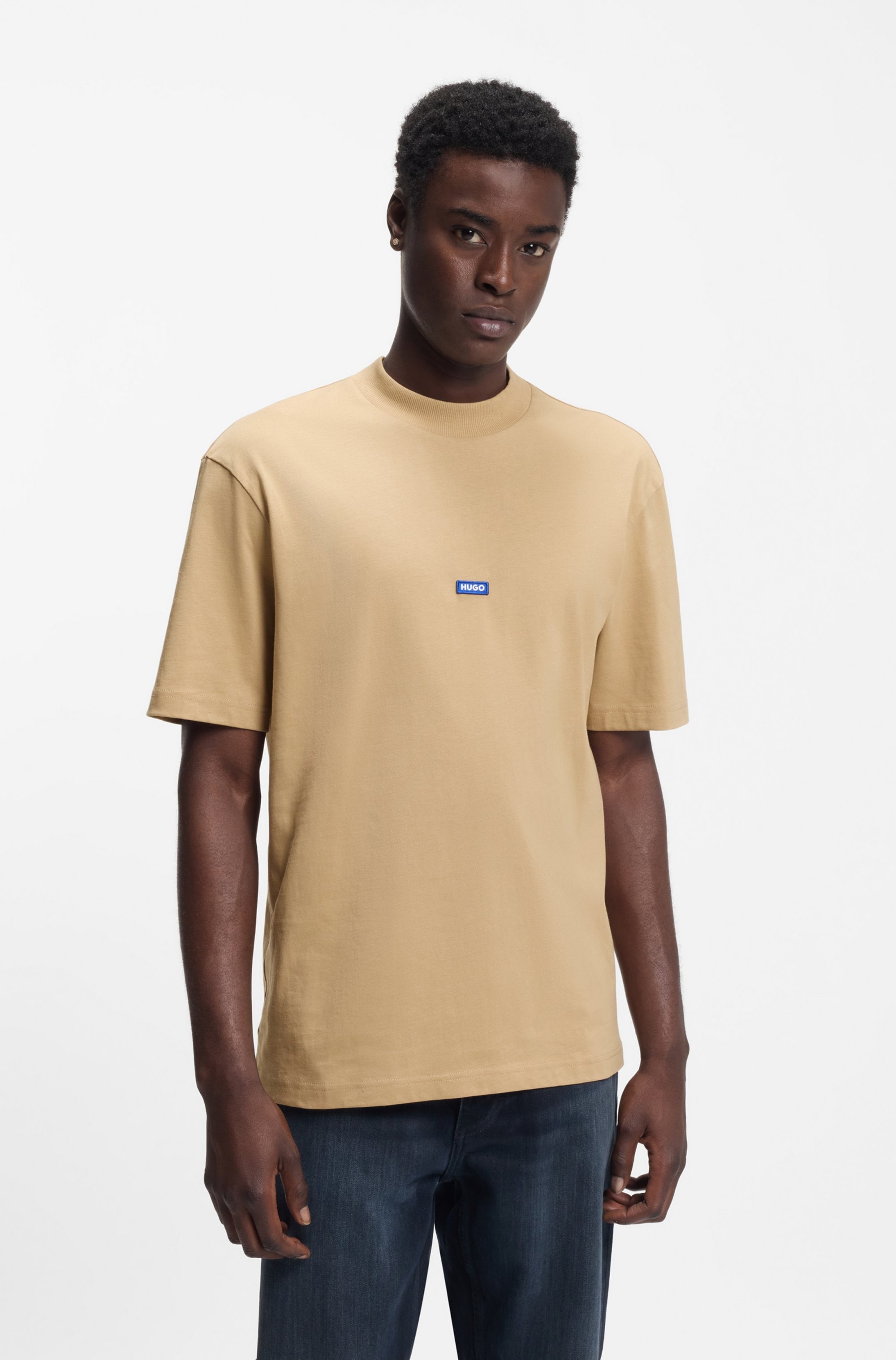 HUGO T-Shirt »Nieros« mit Logo-Patch