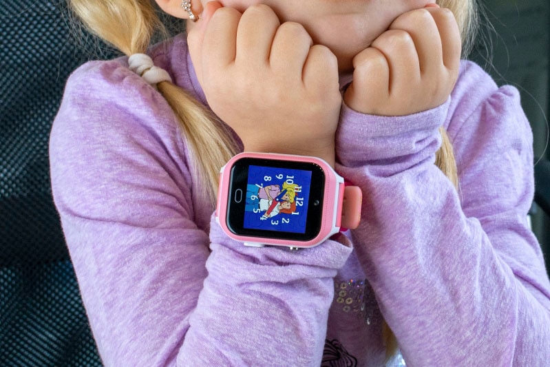 Technaxx Smartwatch »Bibi&Tina 4G Kids-Watch«, (3,9 cm / 1,54 Zoll), Proprietär, 4 GB,)