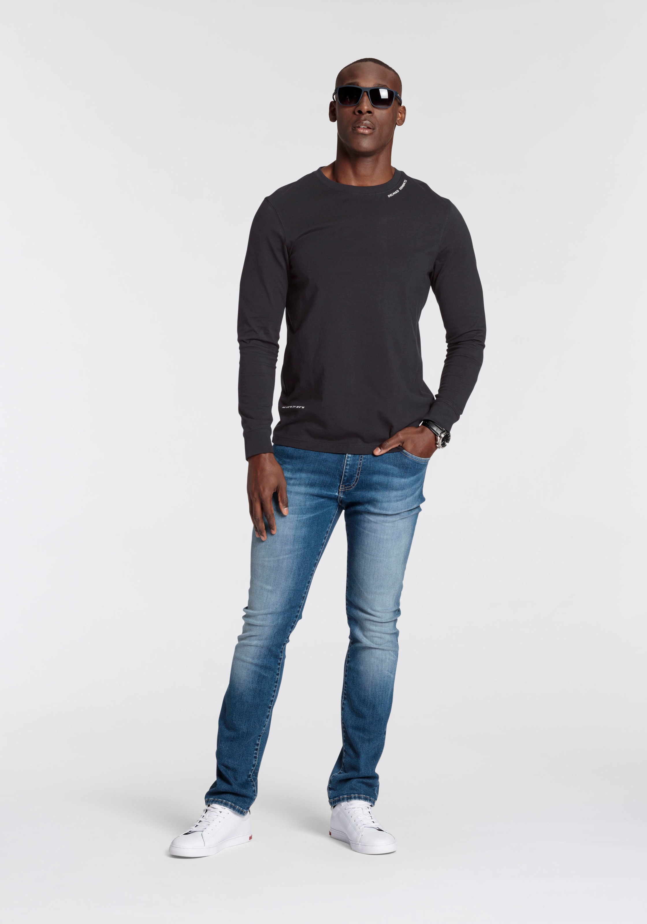 DELMAO Rundhalsshirt schmal geschnitten,  mit Print,  aus 100% Baumwolle