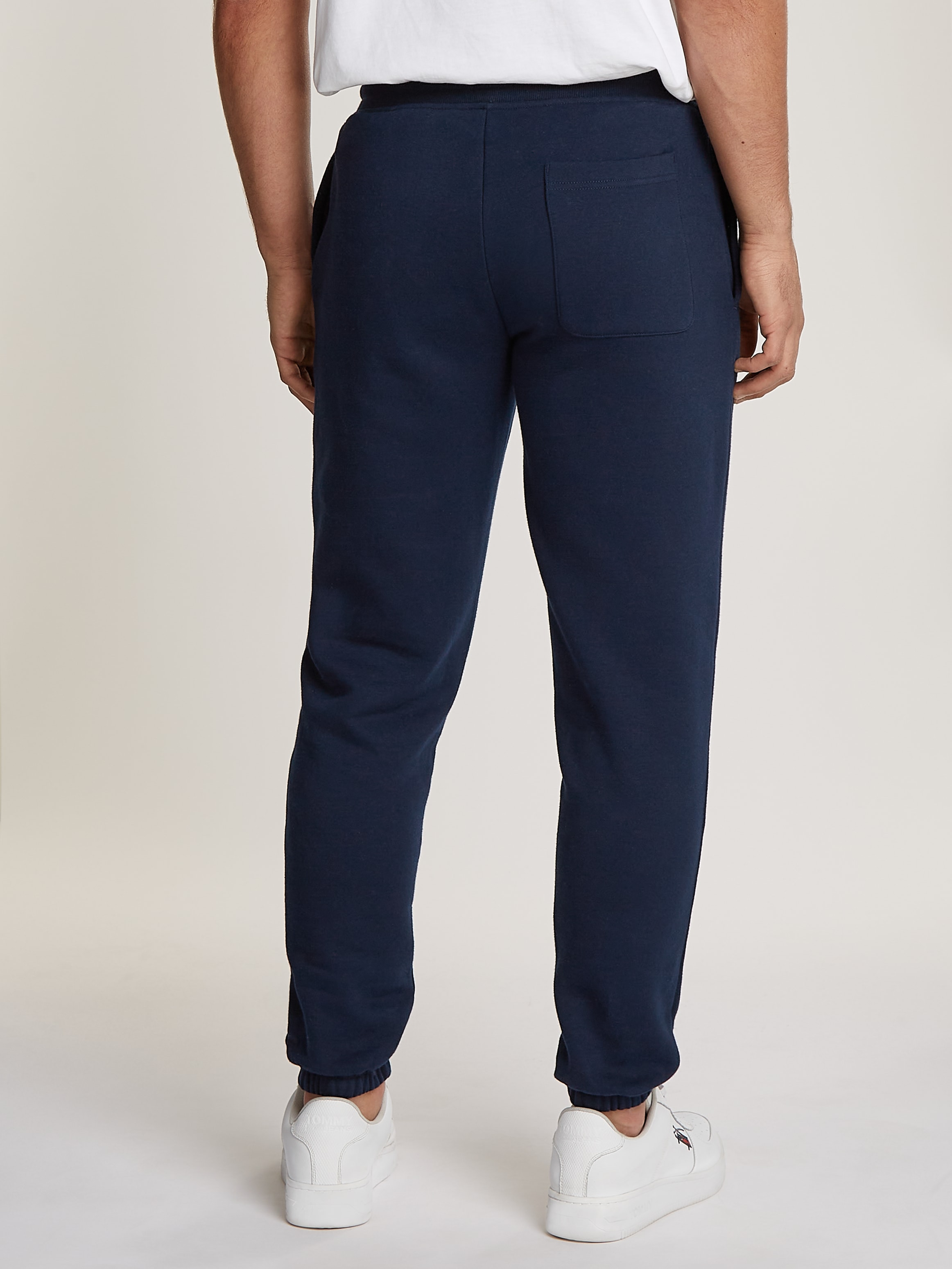 Tommy Jeans Plus Sweathose »TJM SLIM S FLAG SWEATPANT EXT«, Mit elastischem Bund