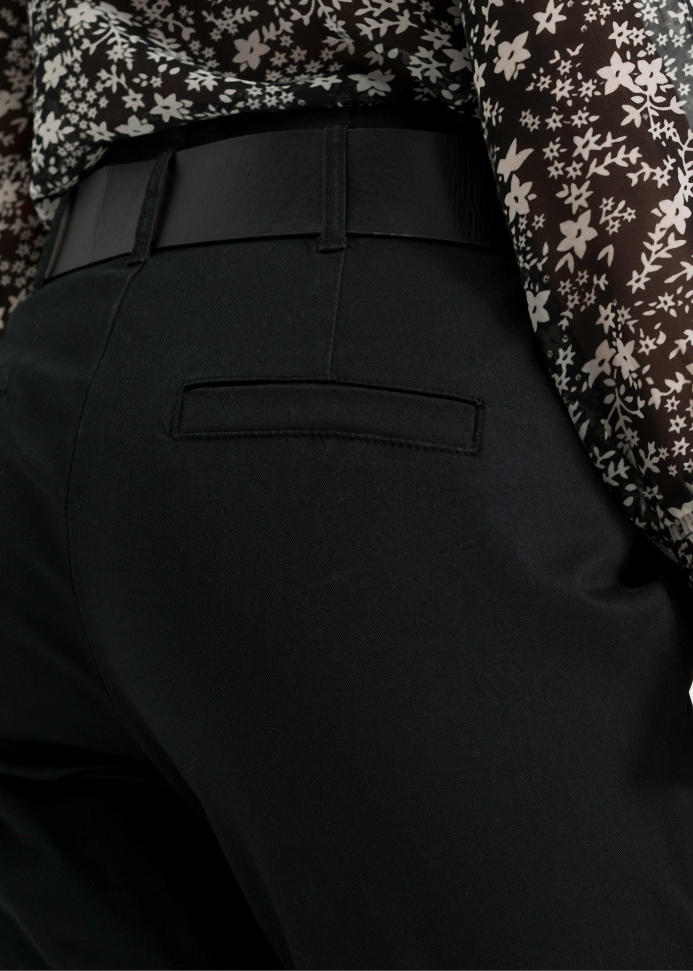 bonprix Stoffhose »Bundfaltenhose aus Baumwolle«  aus Baumwolle und Elasthan, hoher Bund, mit Bundfalten