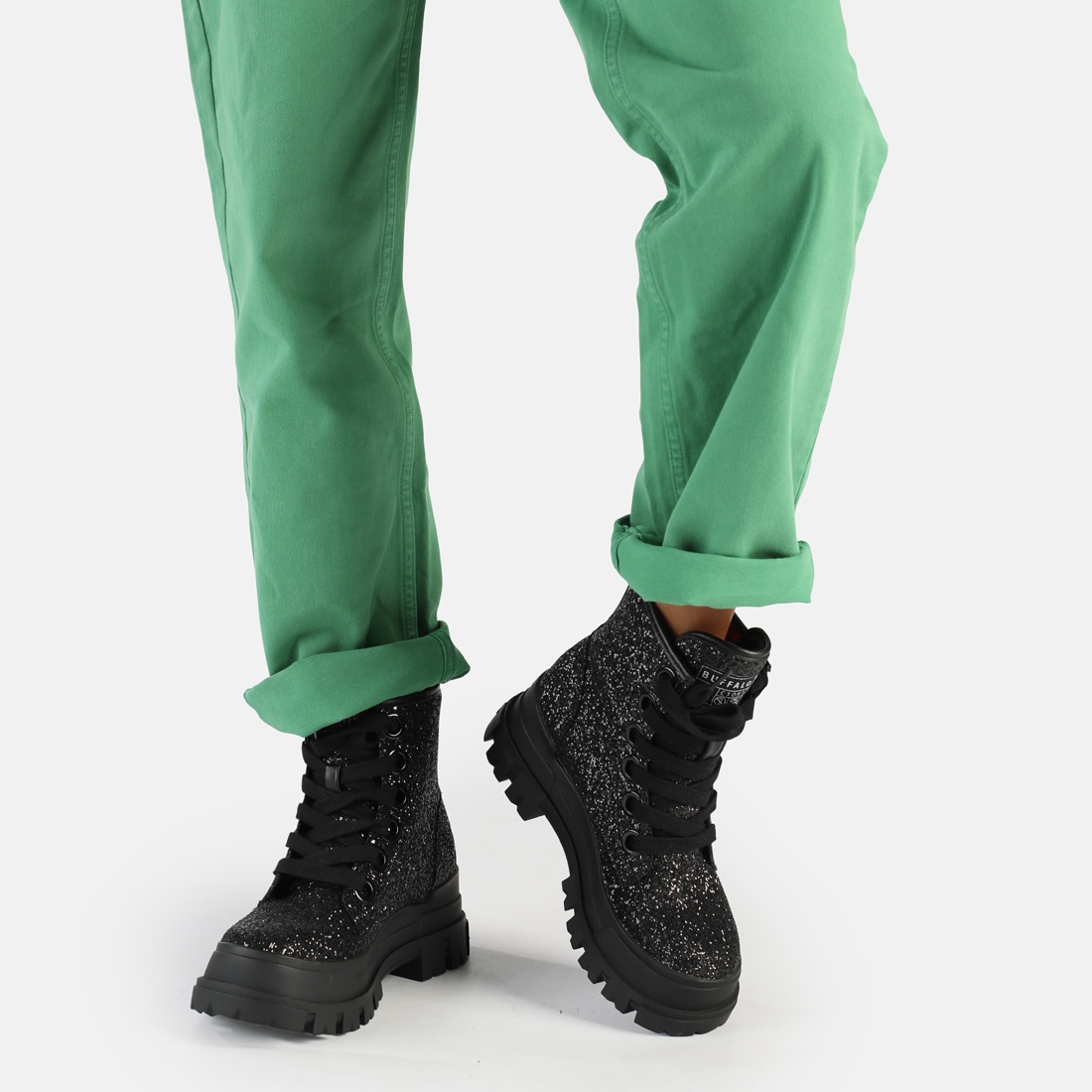 Buffalo Schnürboots »ASPHA LACEUP HI«  Plateauboots, Schnürstiefelette mit stylischem Glitterbesatz