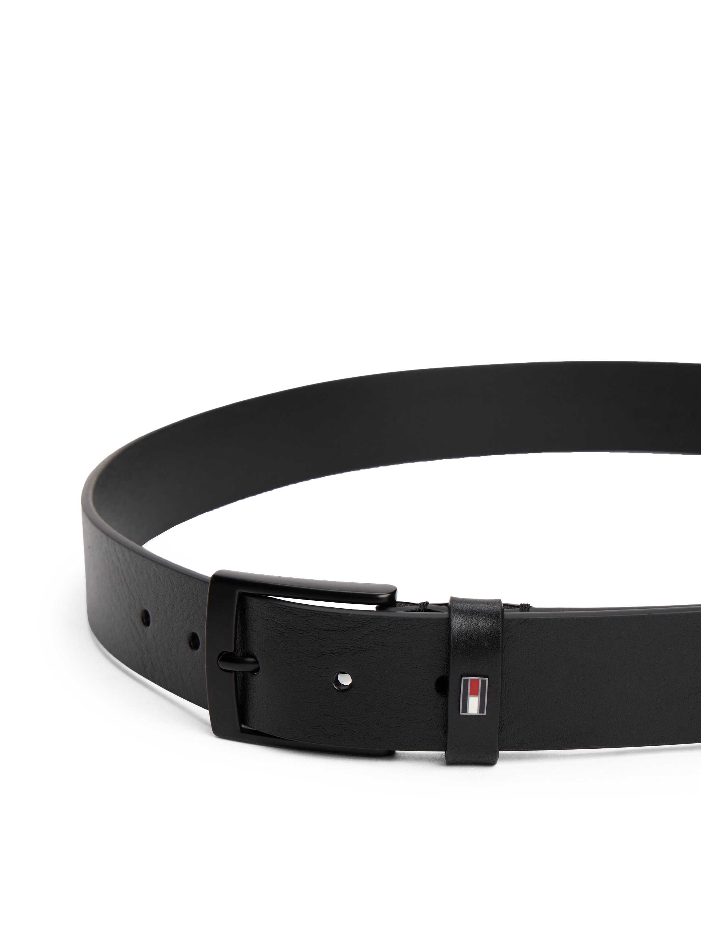 Tommy Hilfiger Ledergürtel »ADAN 3.5 EXT«, Metalllogopatch, Einfachdornschnalle