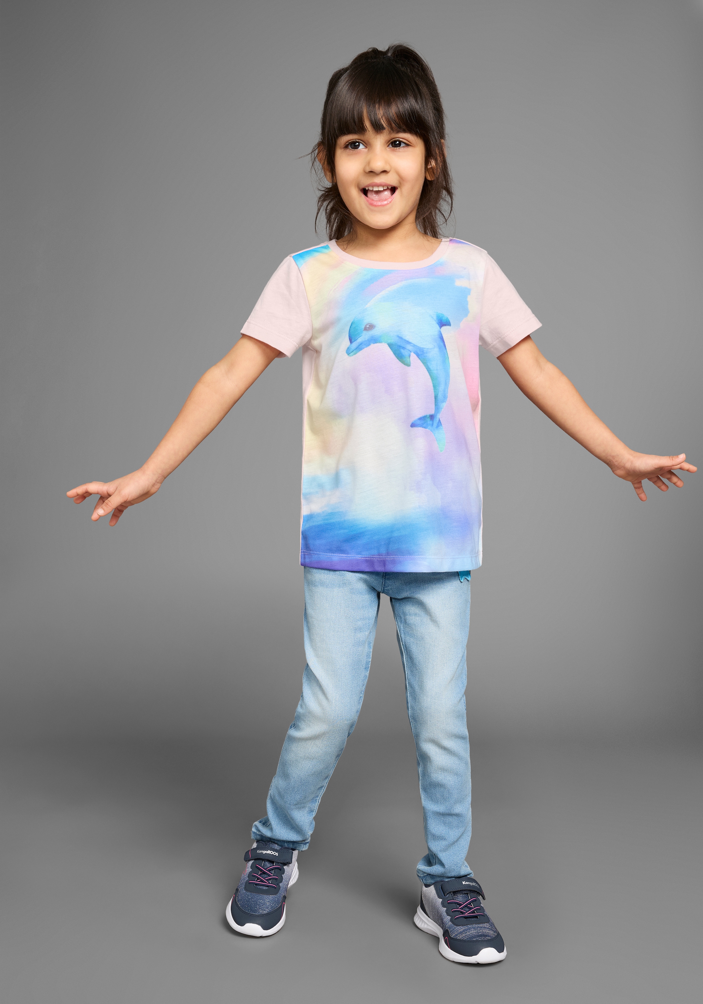 KIDSWORLD T-Shirt »Shirt mit großem Fotodruck« T-Shirt mit süßen Delfin-Fotodruck