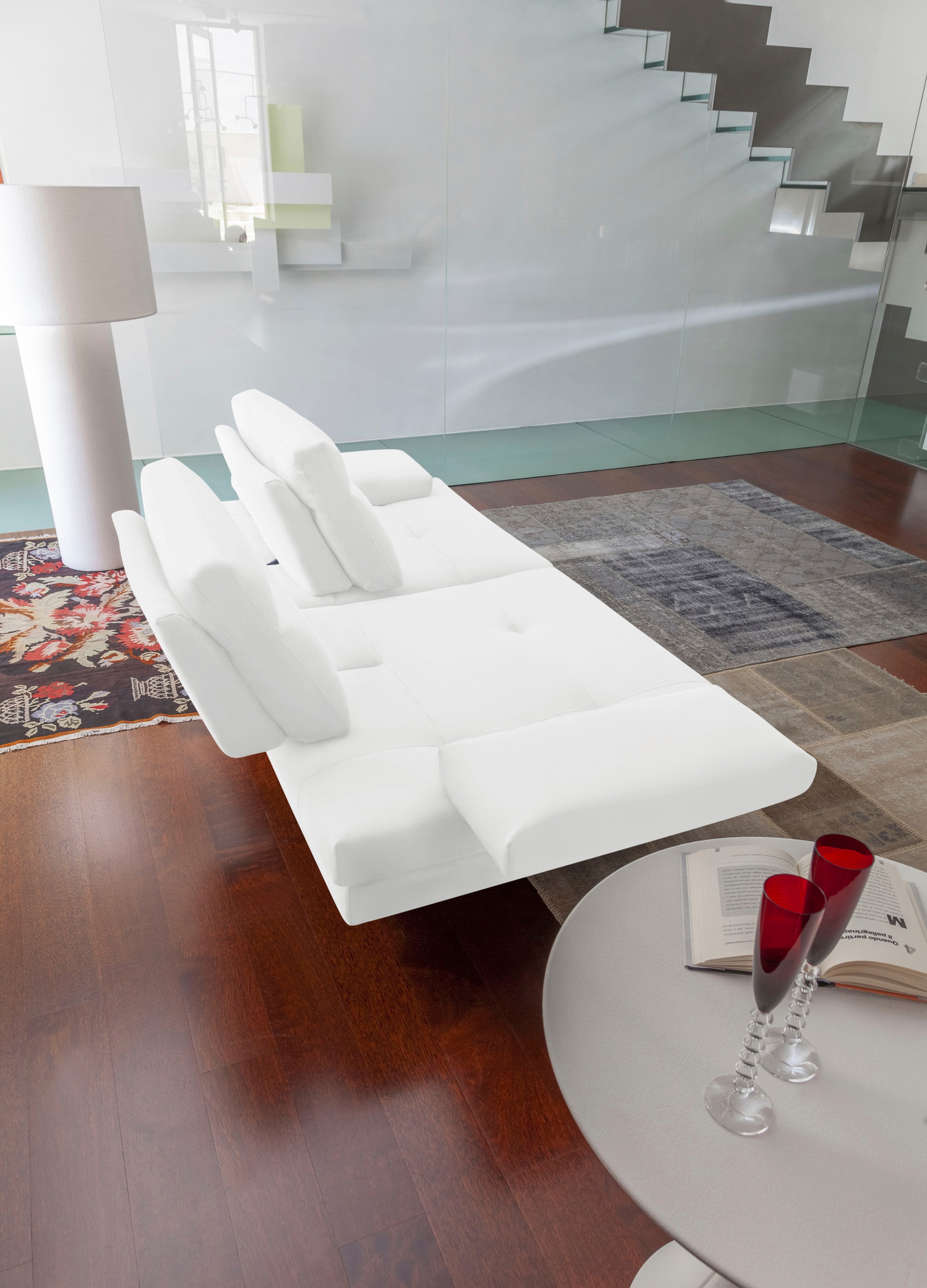 CALIA ITALIA 3,5-Sitzer »Toby Wing, italienisches Designsofa mit erstklassigem Sitzkomfort«, inklusive Sitztiefenverstellung, Füße in Chrom glänzend