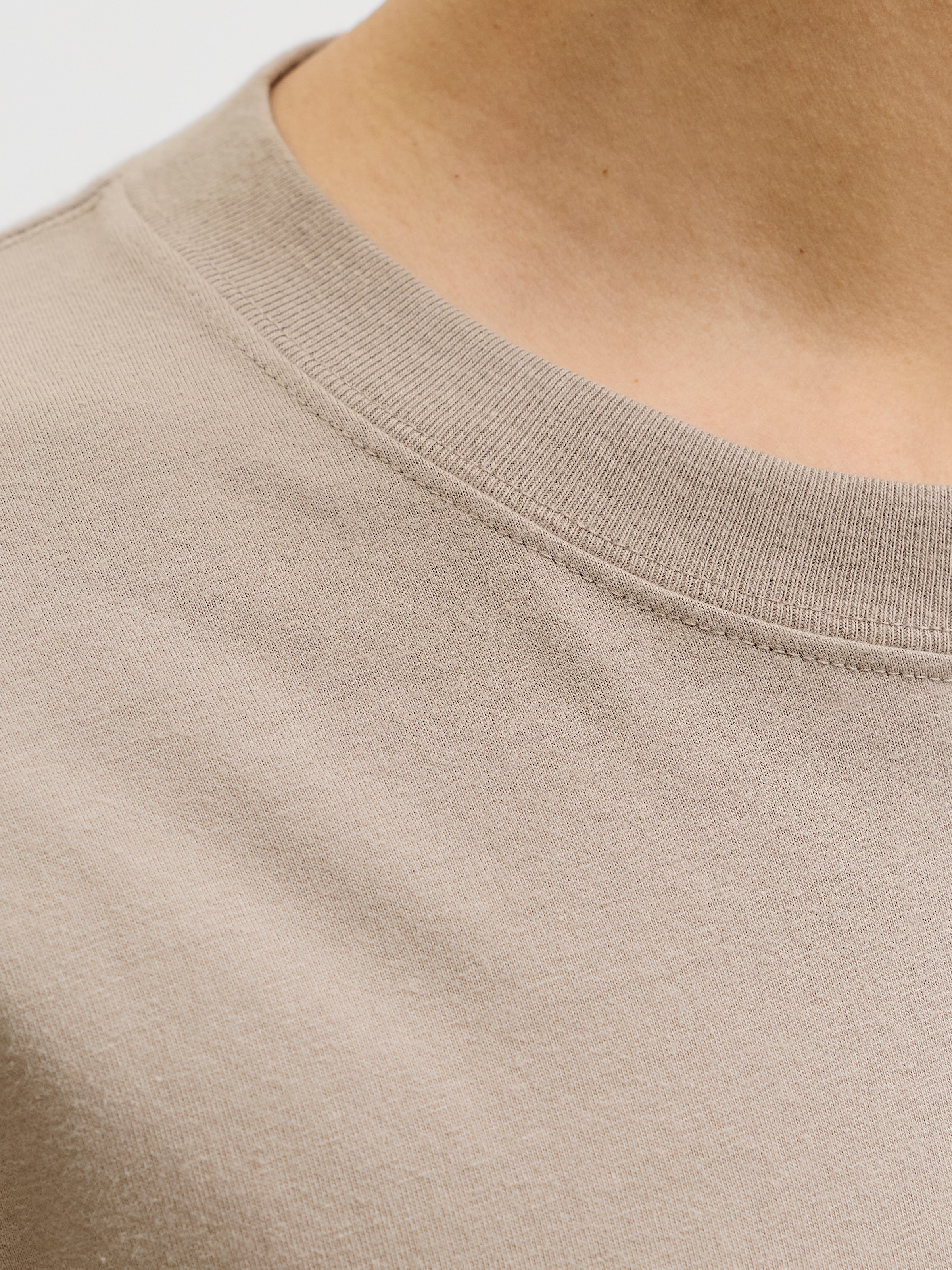 Jack & Jones Rundhalsshirt »JORNORREBRO EMB TEE SS CREW NECK NOOS« Baumwolle, locker geschnitten