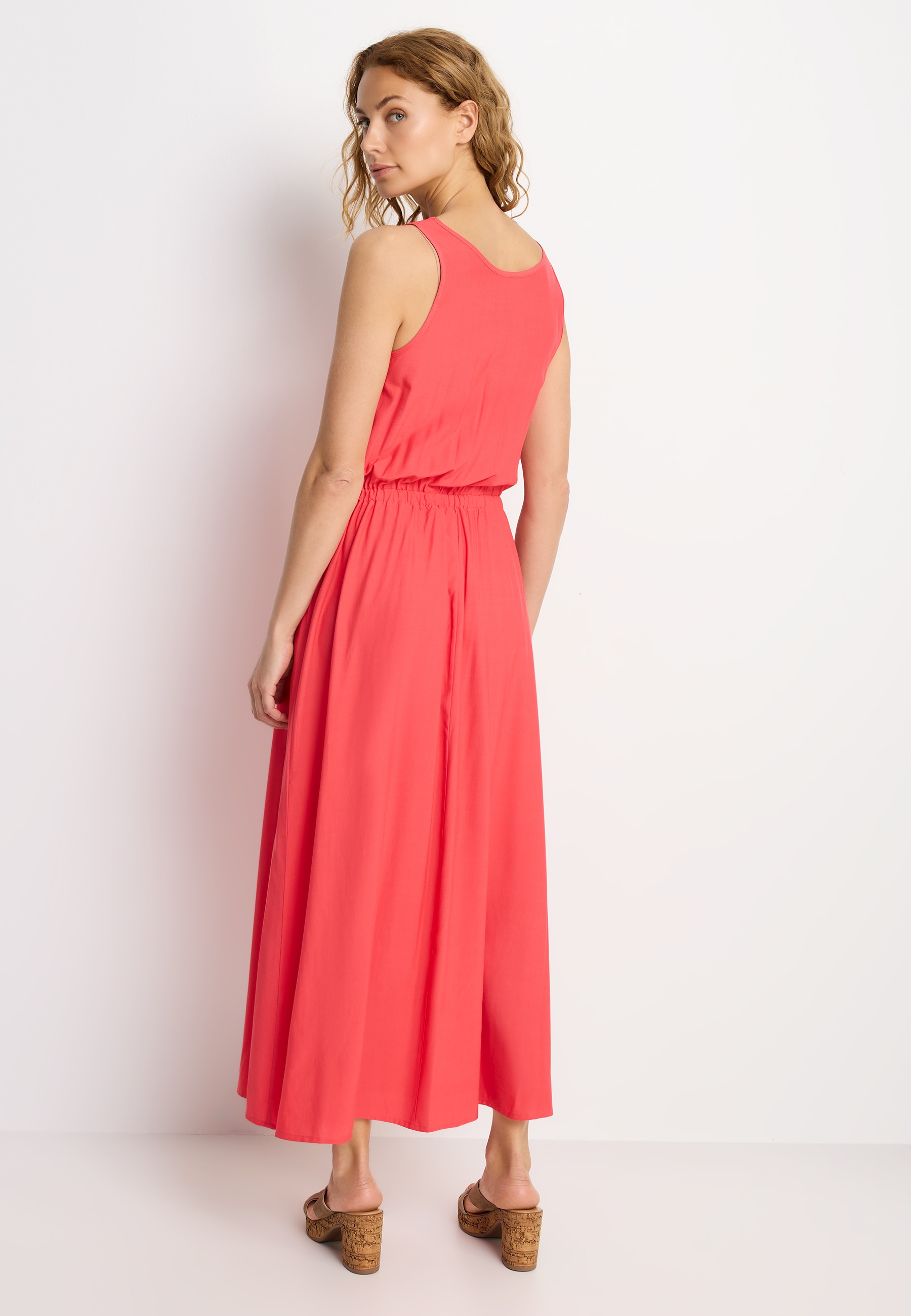 LASCANA Maxikleid mit Zierknöpfen, Sommerkleid, modisch