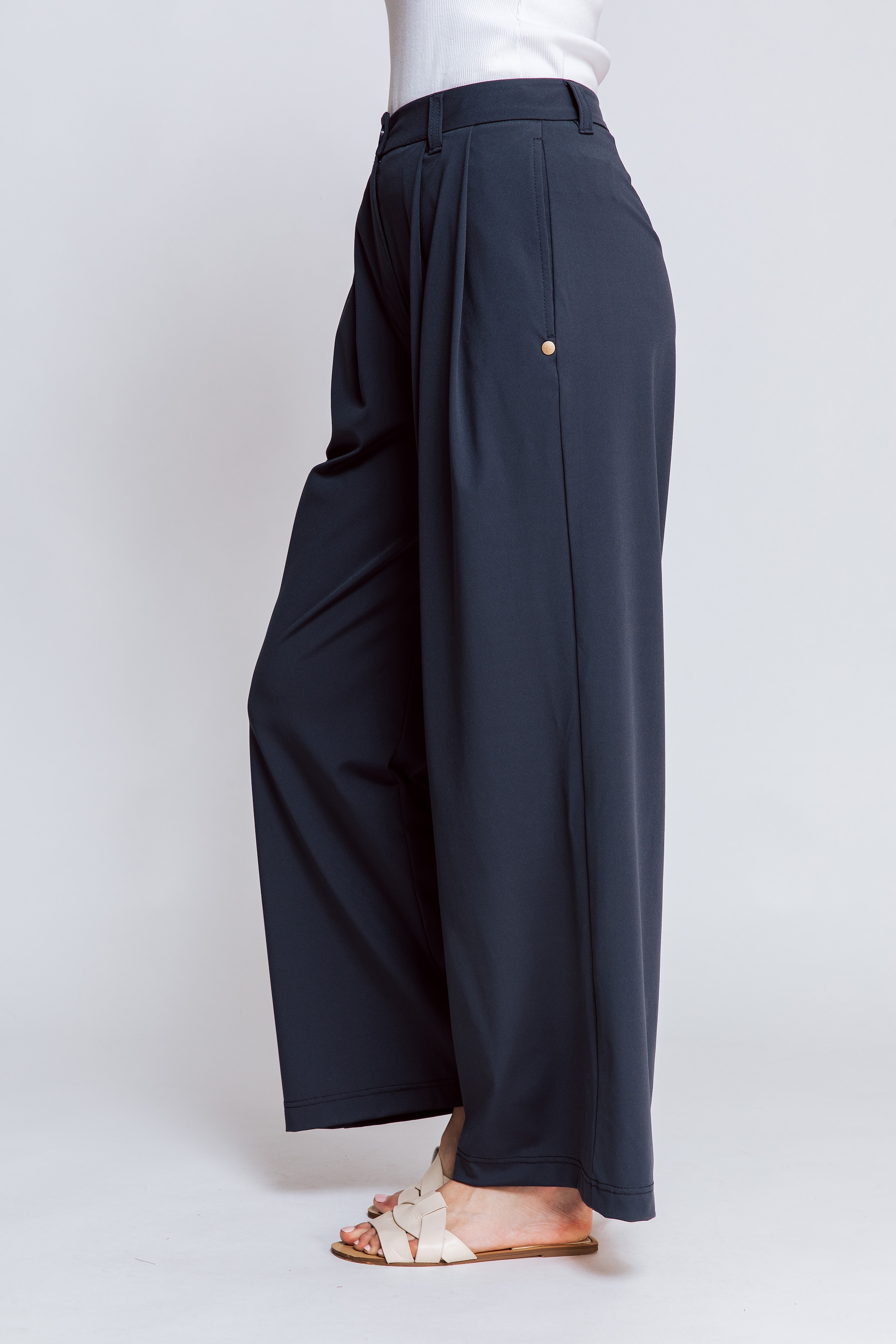 Zhrill Bügelfaltenhose, mit dezenter Struktur