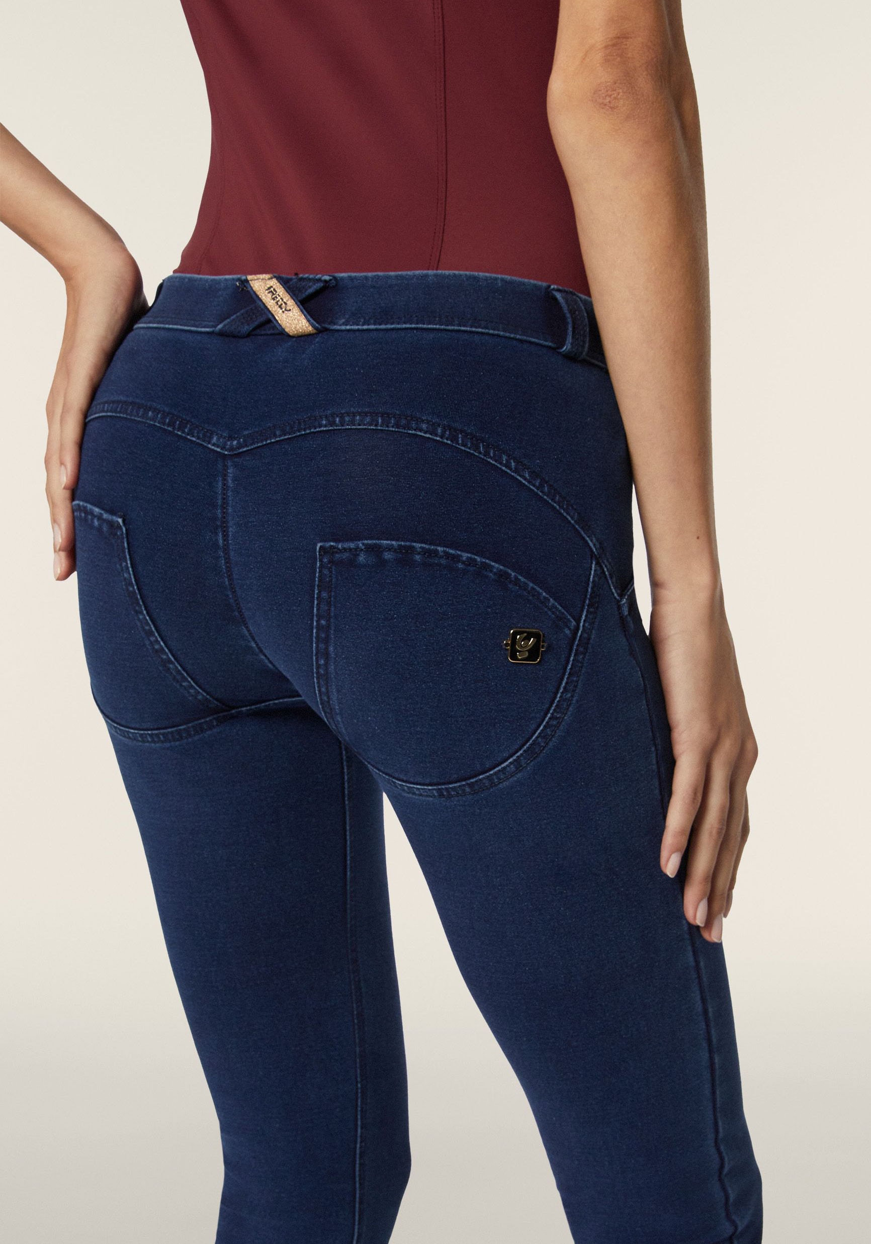 Freddy Leggings »WRUP MINI-FLARE REGULAR«, mit Lifting & Shaping Effekt