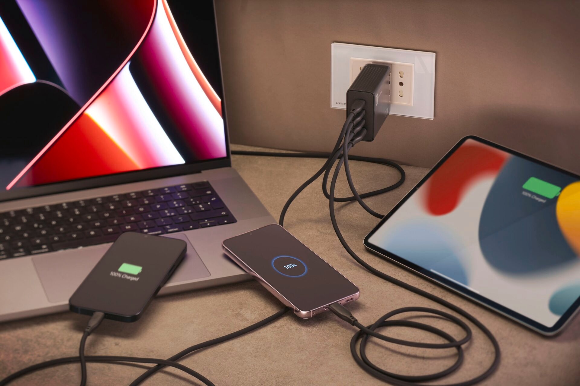 Cellularline USB-Ladegerät »Multipower Nano 100W Reiselader 4 Port GaN«, Apple iPhone, iPad, MacBook, Samsung Galaxy Tab, S23 S24, Google Pixel