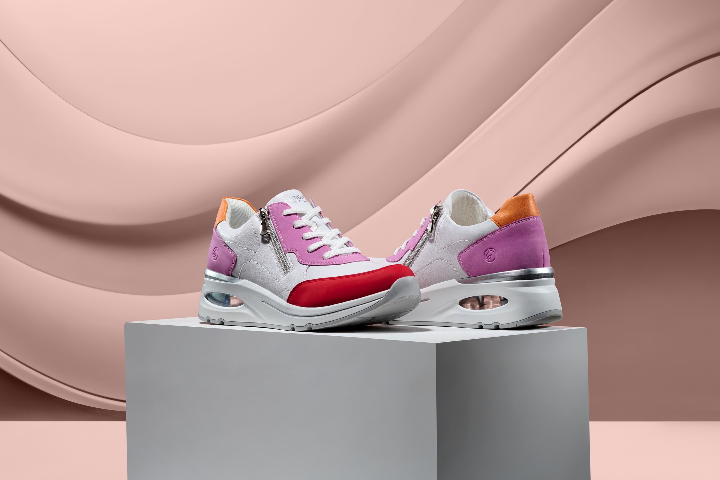 Remonte Keilsneaker »Elisabeth Hurley-Collection«, Freizeitschuh, Halbschuh, Schnürer mit herausnehmbarer Soft-Einlage
