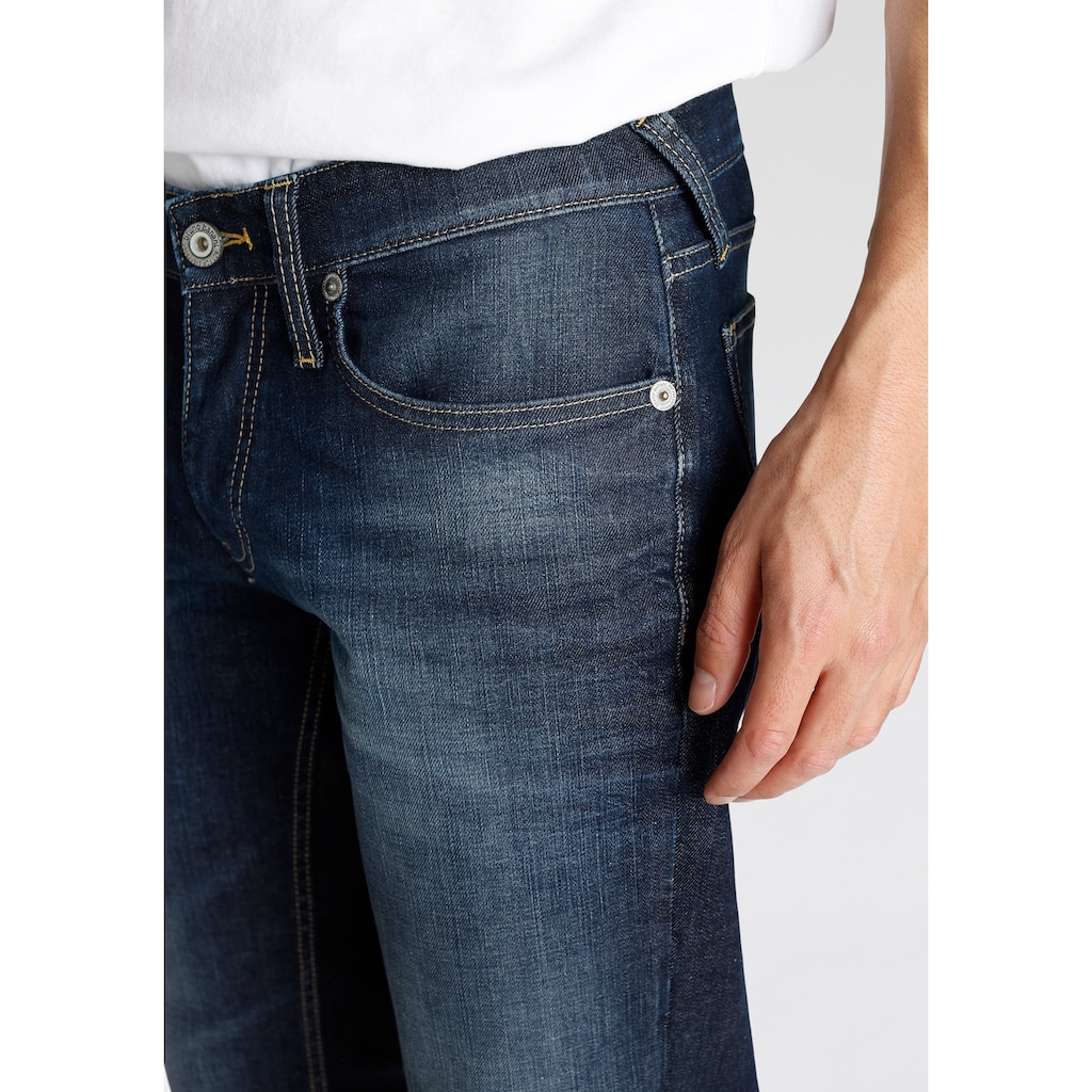Bruno Banani 5-Pocket-Jeans, Mit Lederbadges