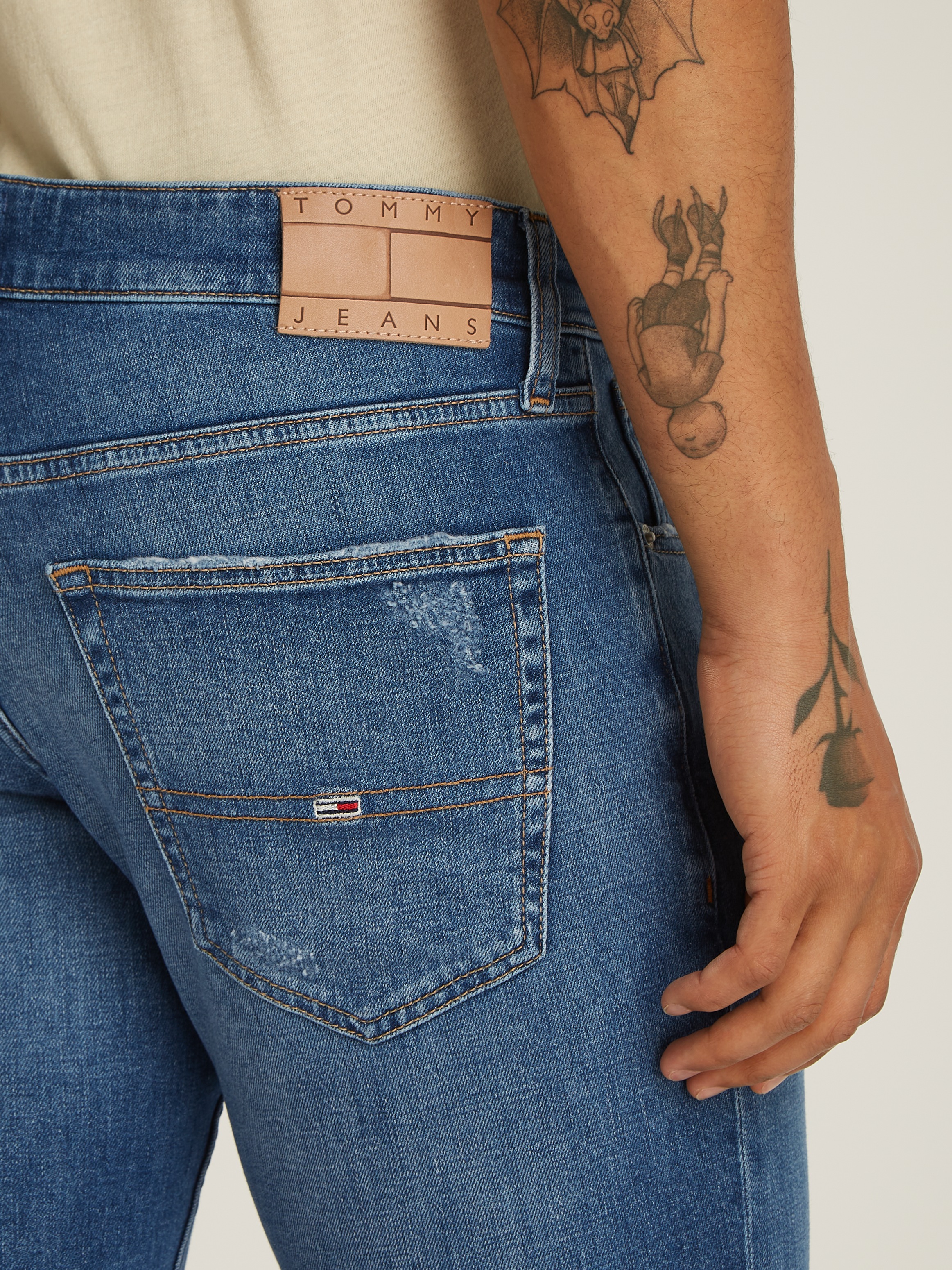 Tommy Jeans Slim-fit-Jeans »Scanton Slim Denim«, mit Logostickereien