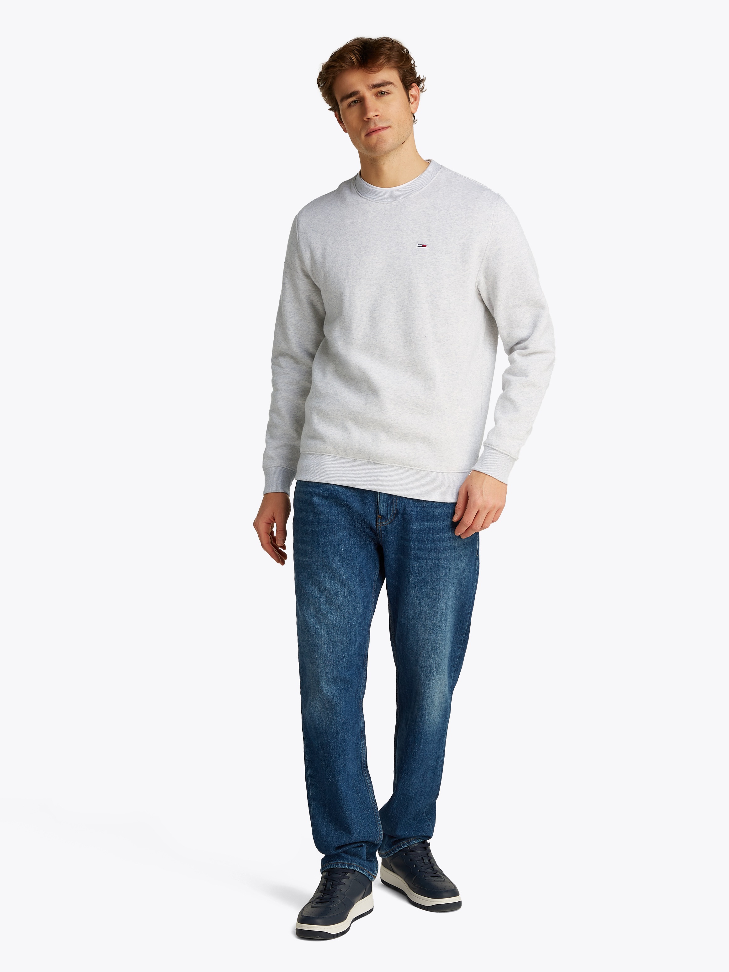 Tommy Jeans Sweatshirt »TJM REG S FLAG CREW«, Mit besticktem Markenlogo auf Brusthöhe
