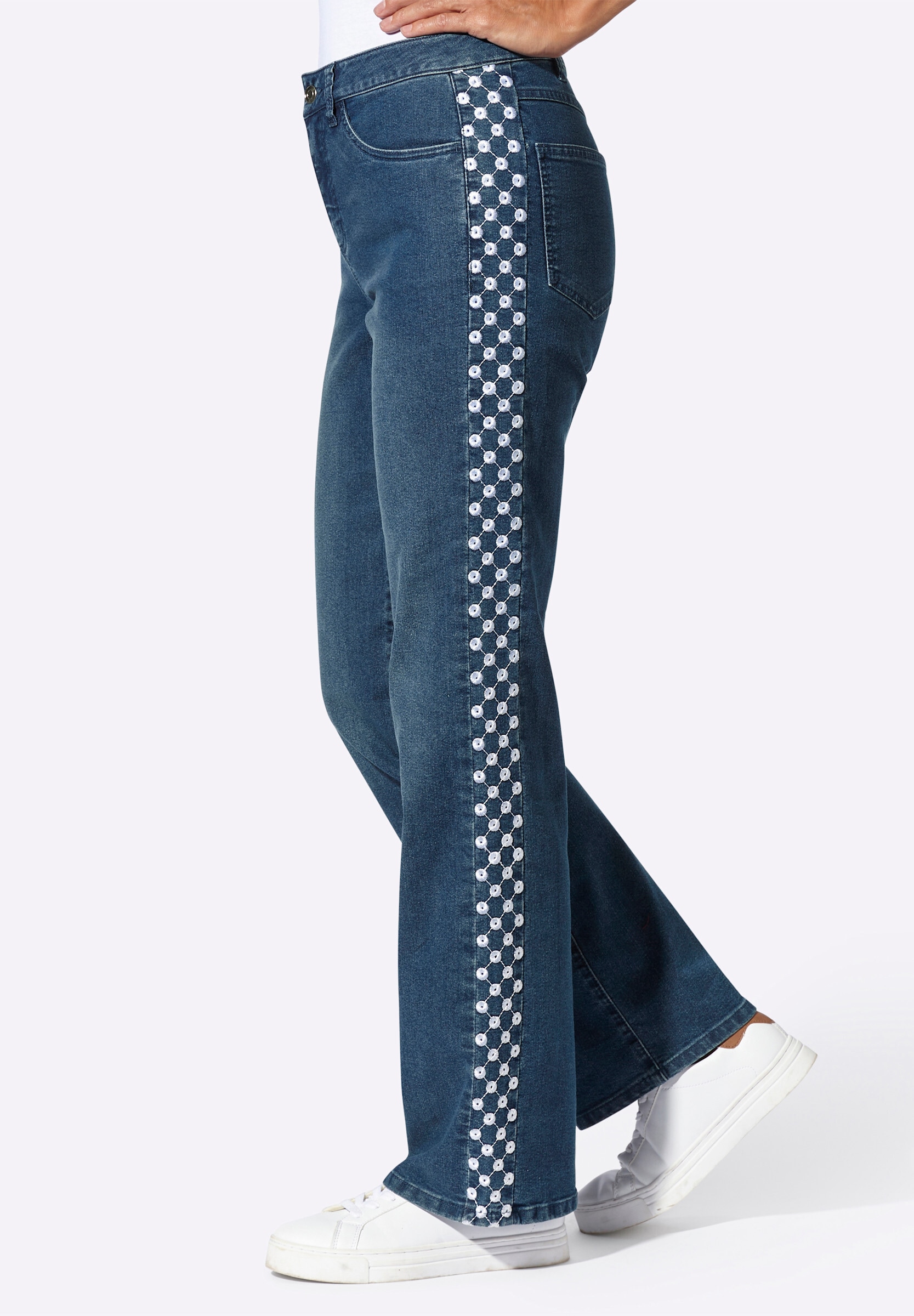 Sieh an! Bequeme Jeans »Jeans Jeans mit Lochstickerei«