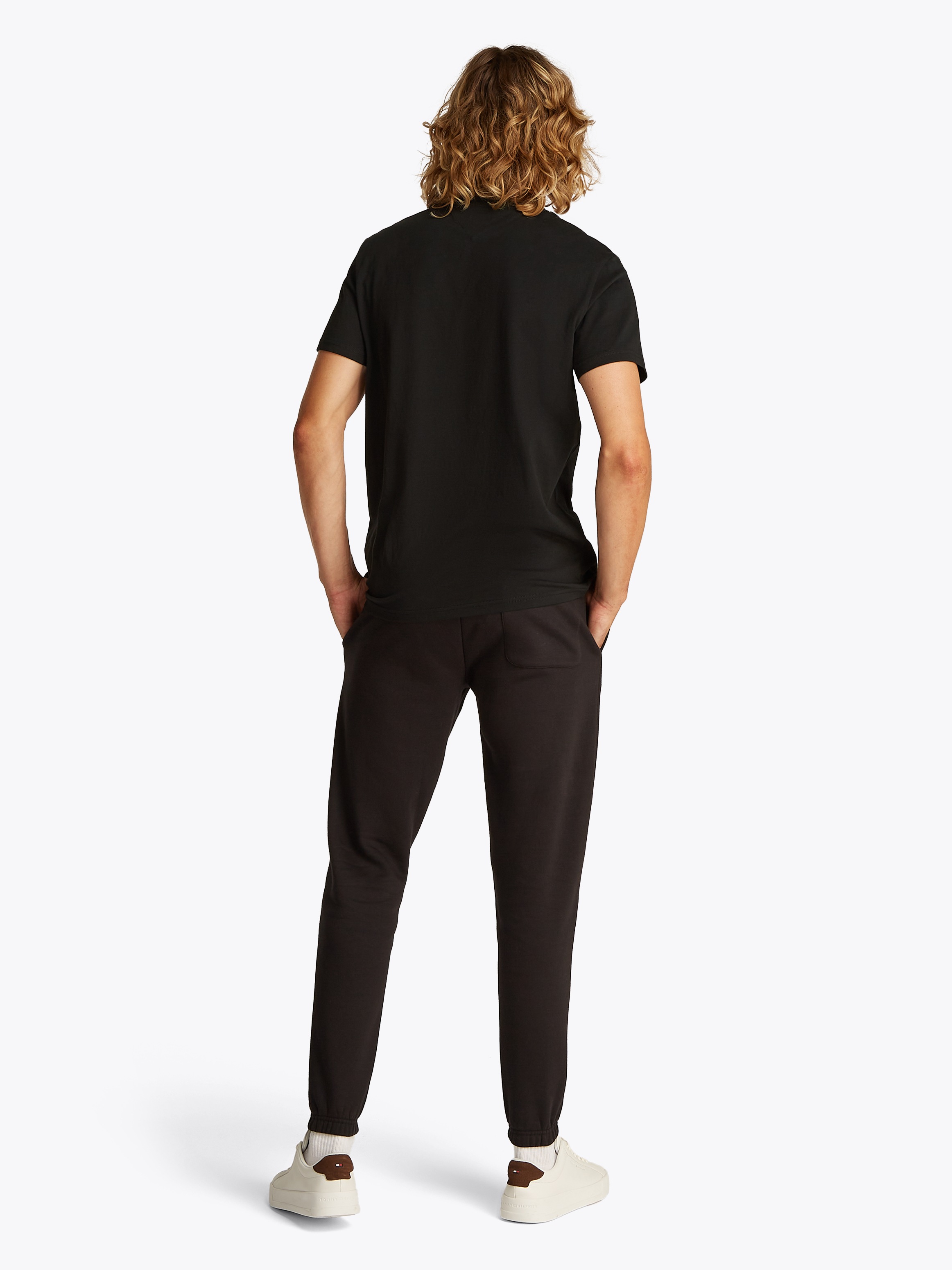 Tommy Jeans Kurzarmshirt »TJM SLIM ENTRY GRAPHIC TEE EXT« Mit Rundhalsausschnitt