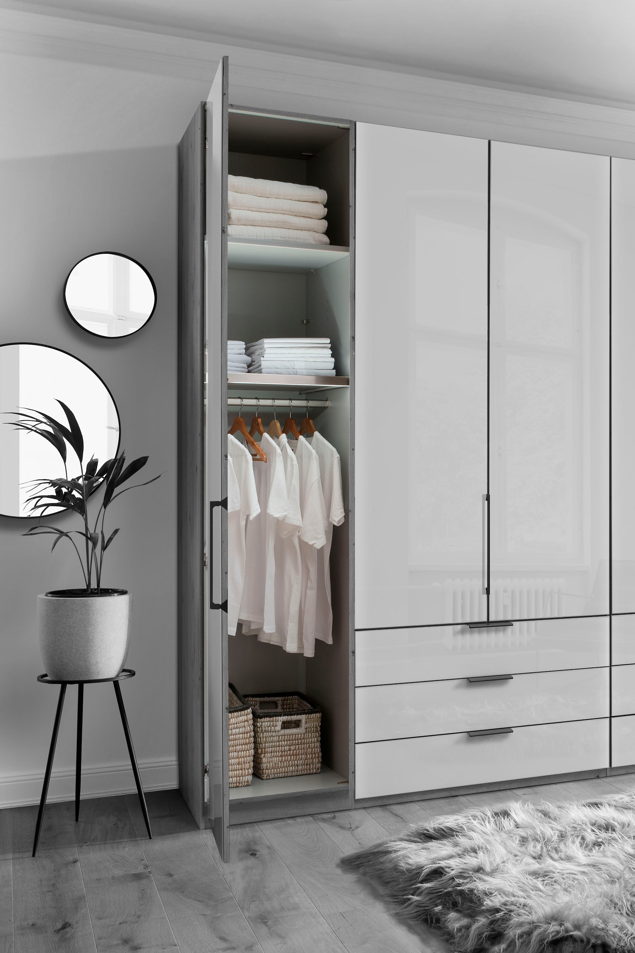 WIEMANN Kleiderschrank »Monaco« mit Glasfront sowie hochwertige Beschläge inkl. Dämpfung